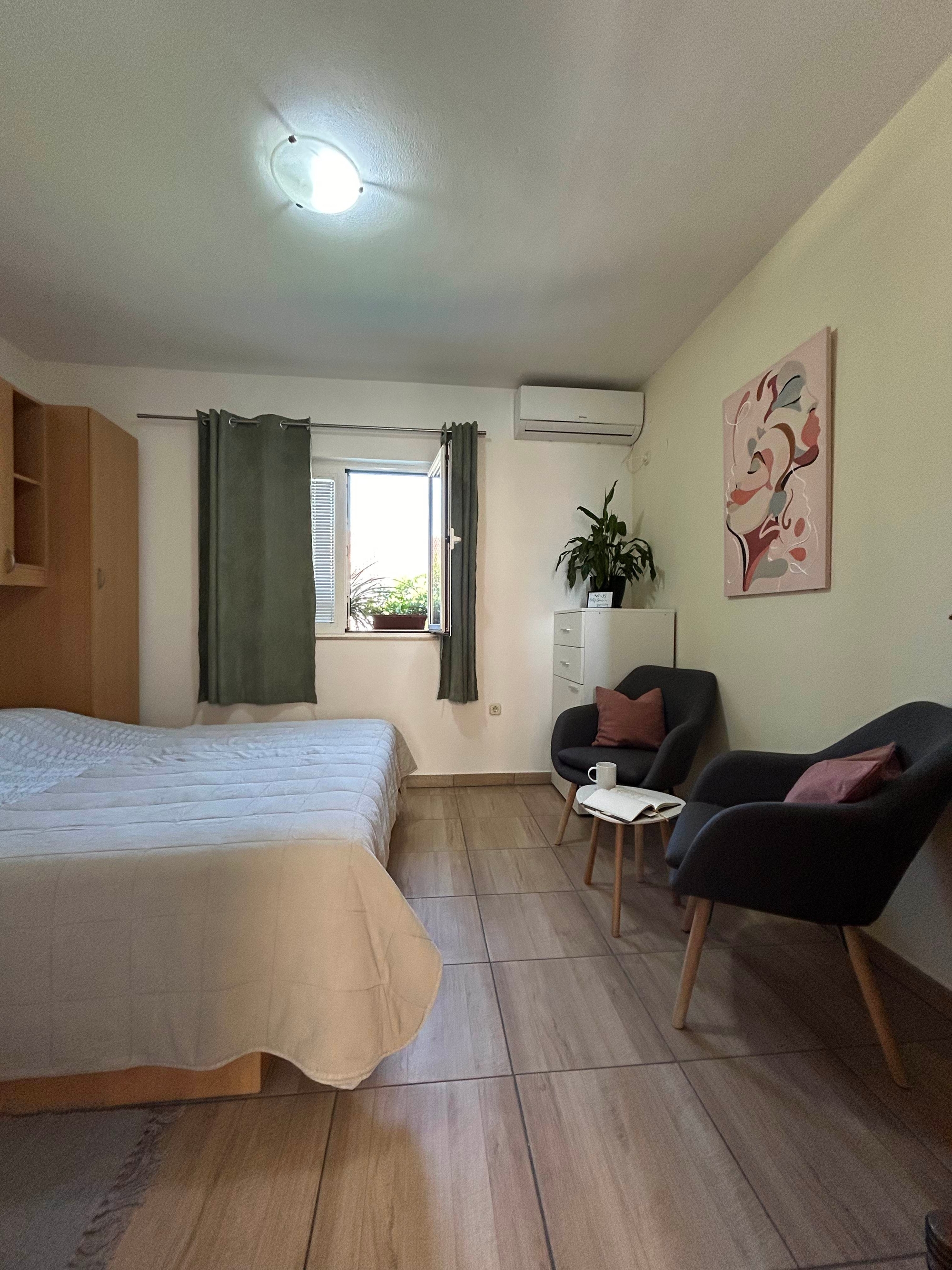One bedroom apartment with terrace Orebić, Pelješac  A-c