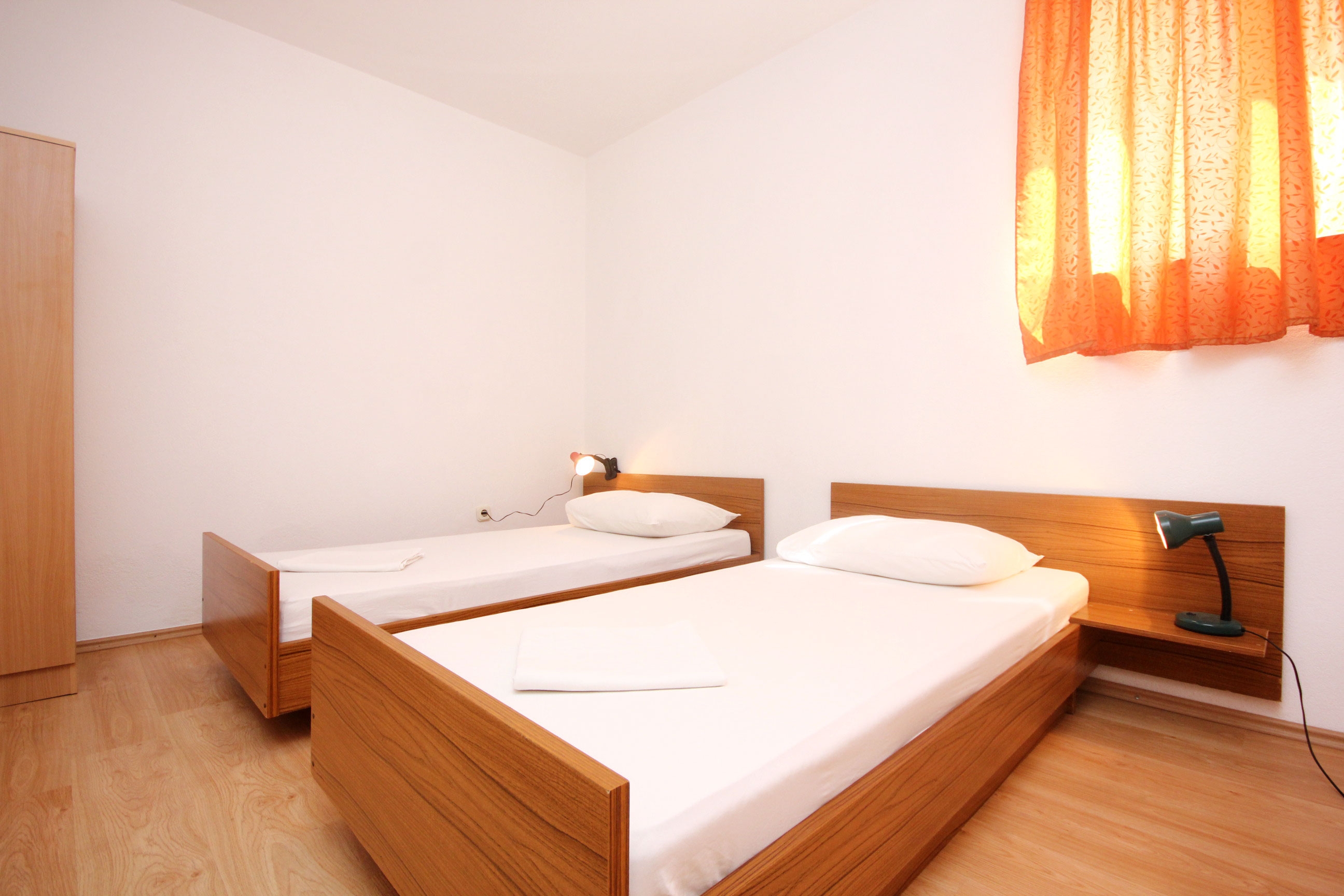 Three bedroom apartment with terrace Trpanj, Pelješac  A-a