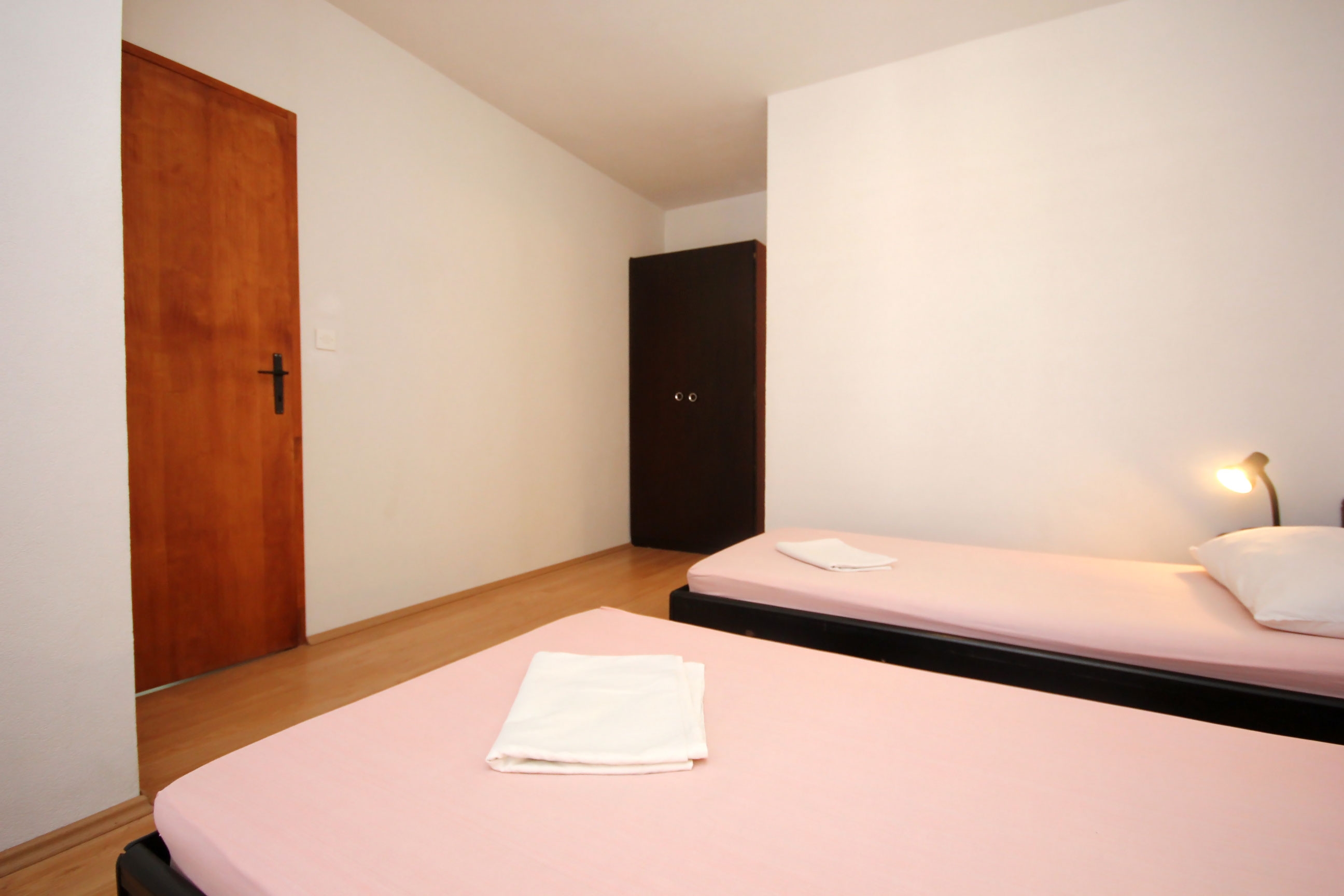 Three bedroom apartment with terrace Trpanj, Pelješac  A-a