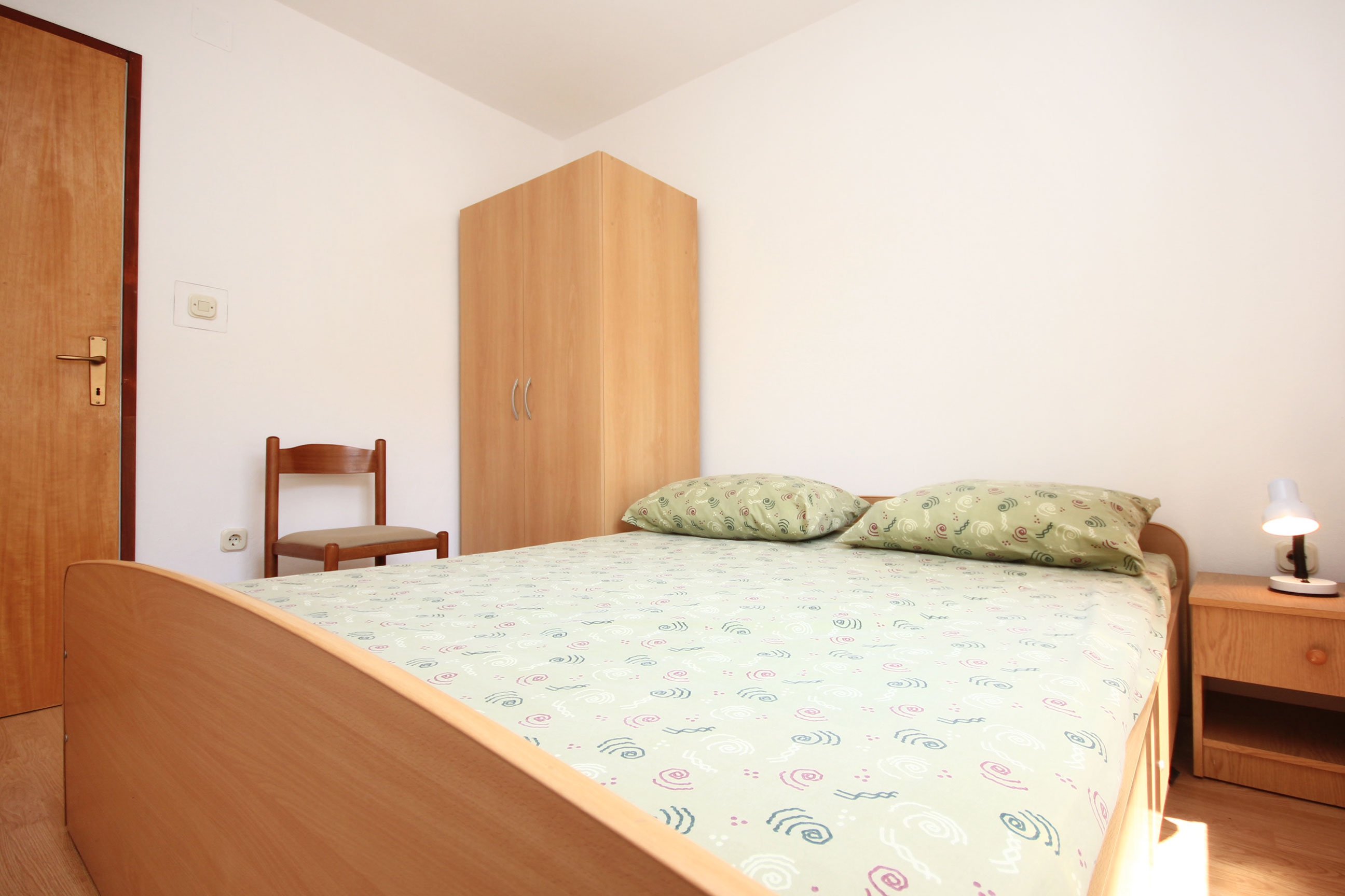 Two bedroom apartment with terrace and sea view Trpanj, Pelješac  A-c