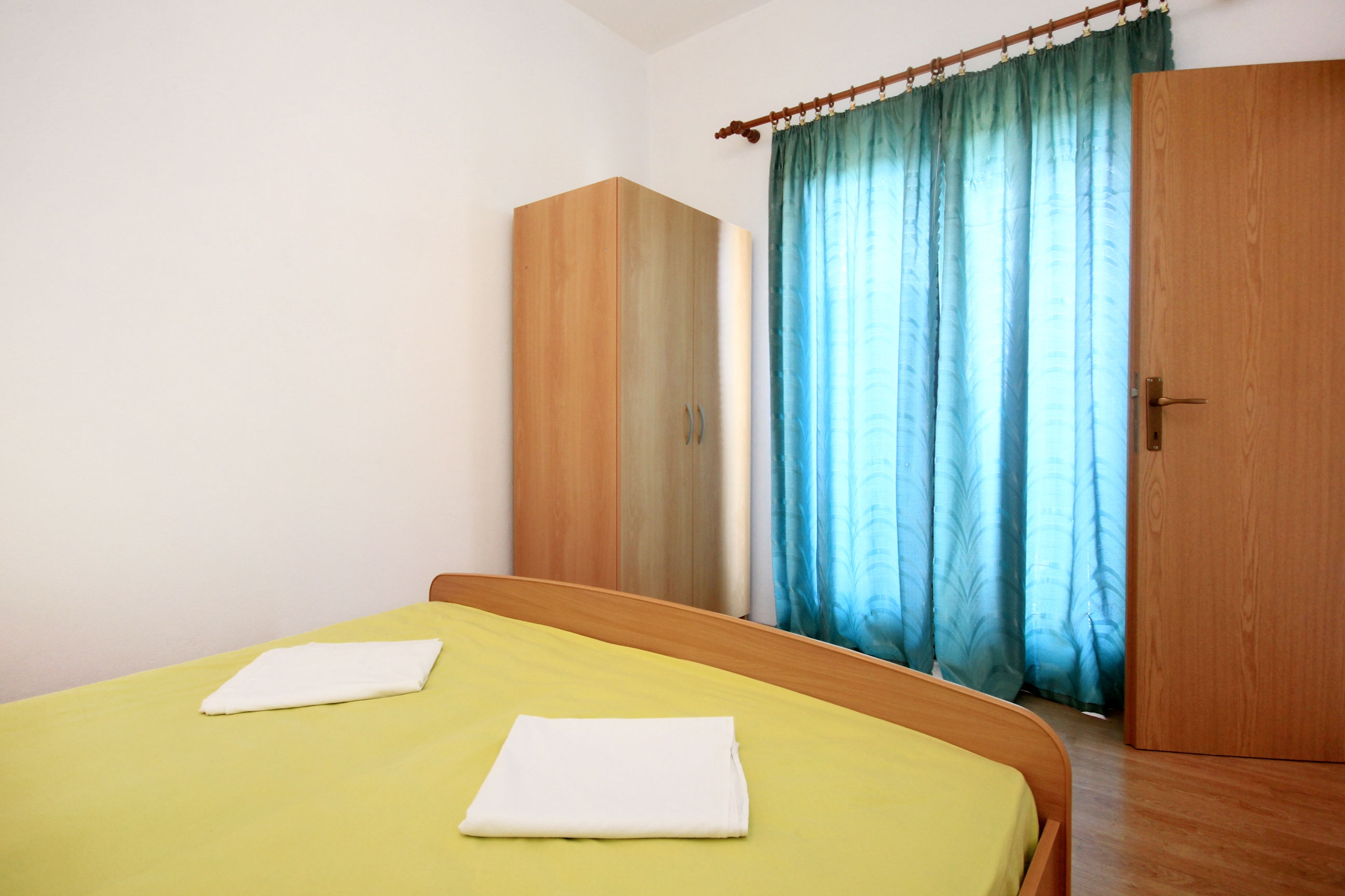 Two bedroom apartment with terrace and sea view Trpanj, Pelješac  A-c
