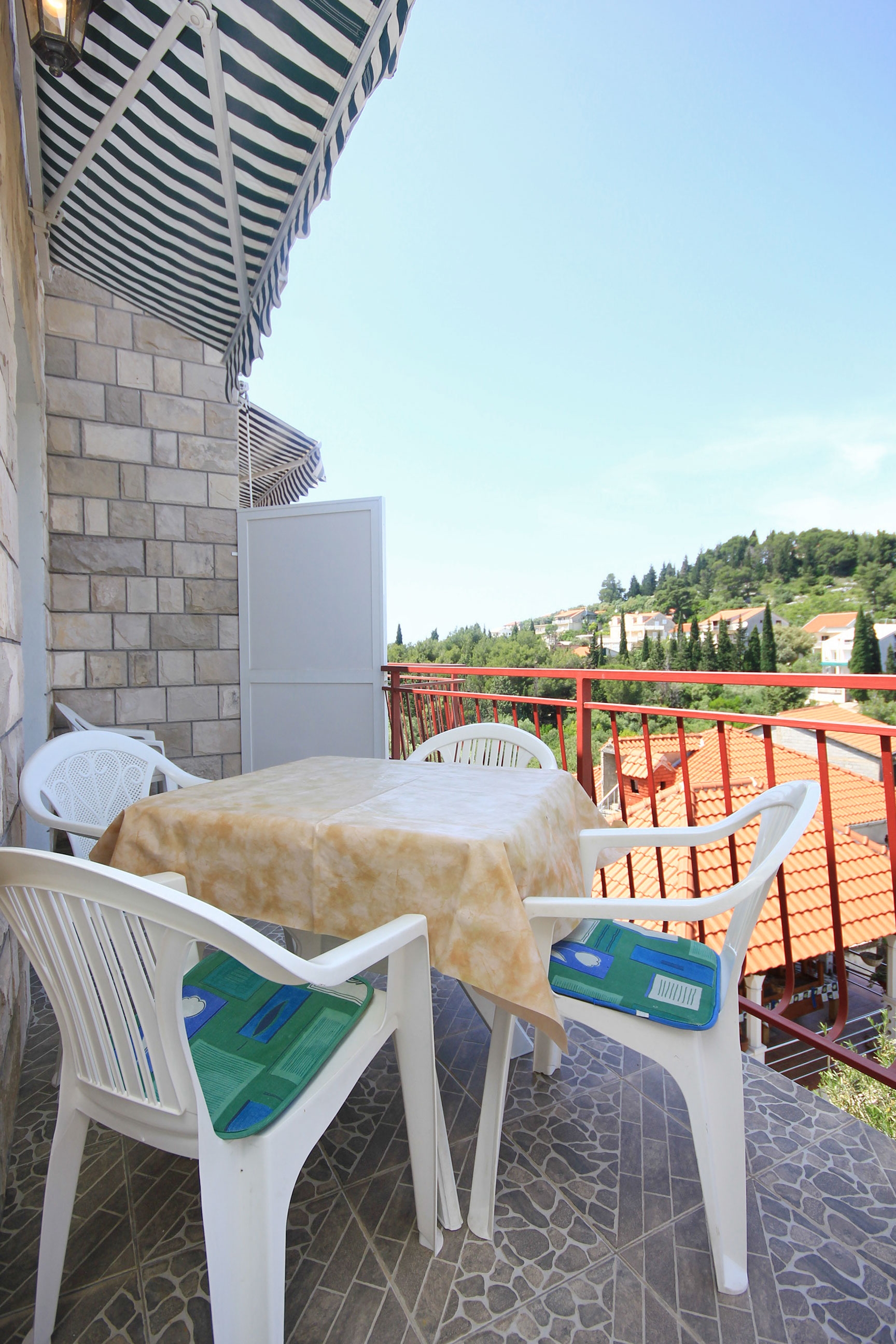 Two bedroom apartment with terrace and sea view Trpanj, Pelješac  A-c