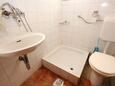 Salle de bain 2 Orebić, Salle de bain 2 dans l’hébergement en type apartment, WiFi.