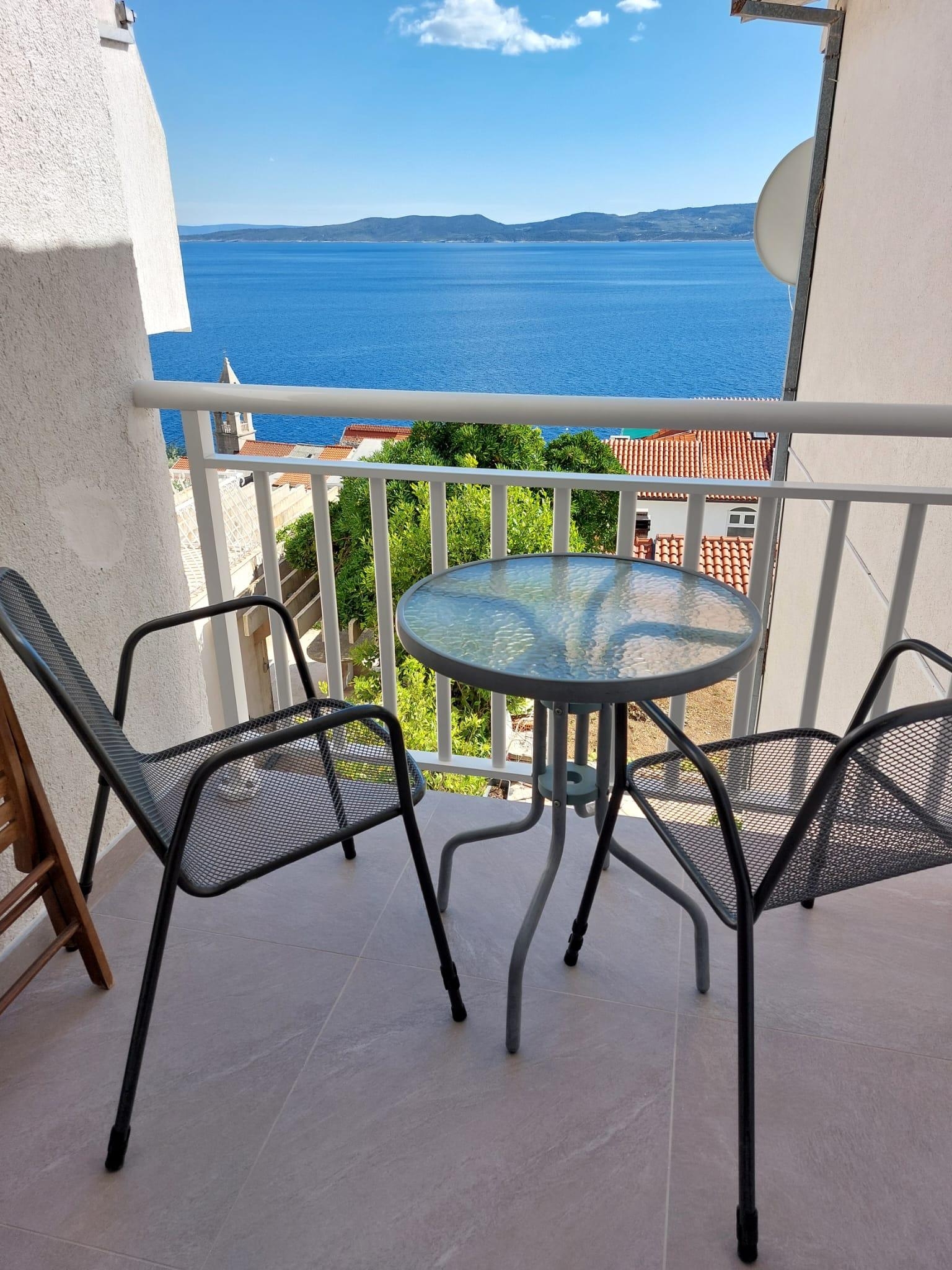 Two bedroom apartment with balcony and sea view Pisak, Omiš  A-b