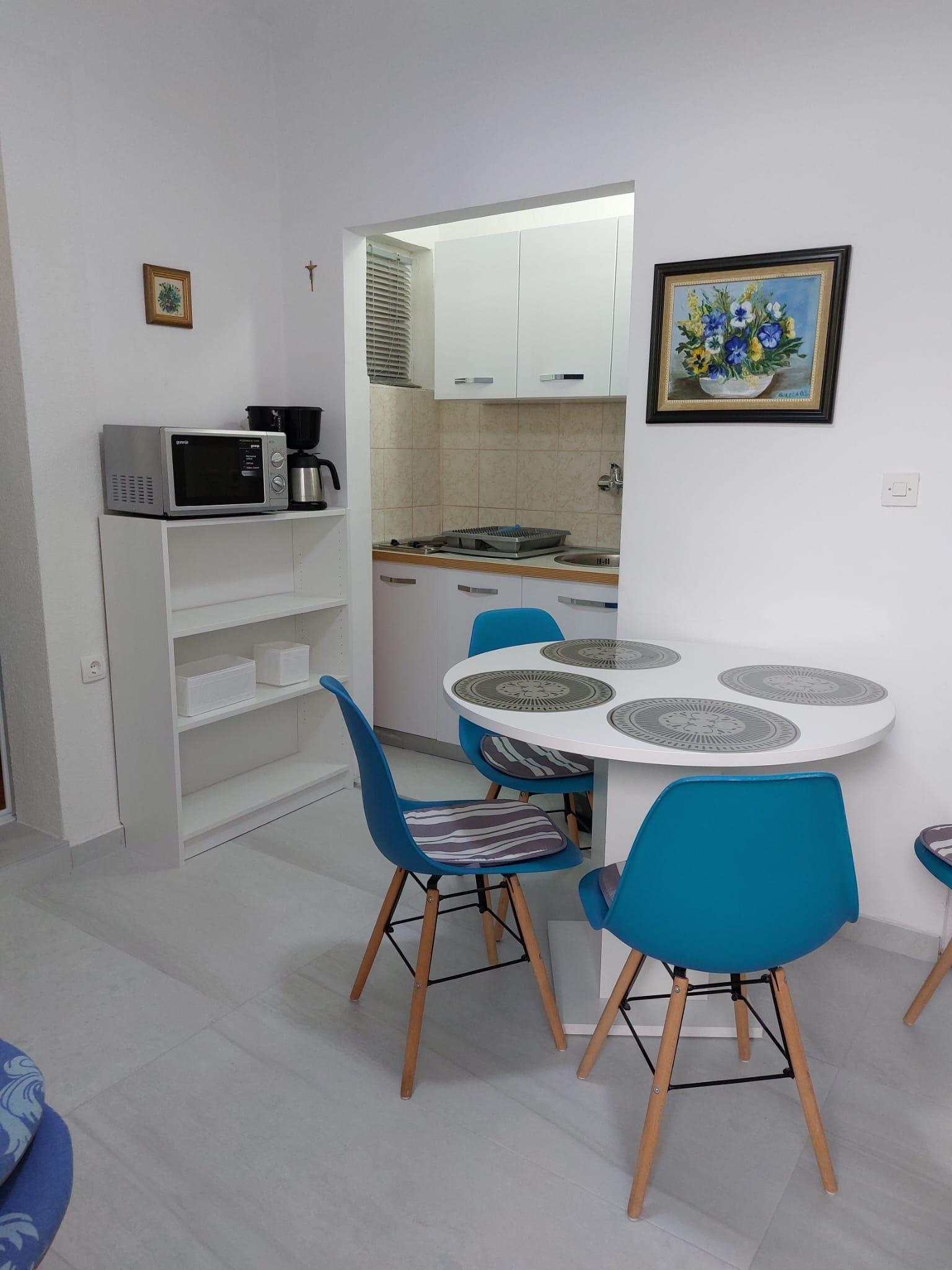 Two bedroom apartment with balcony and sea view Pisak, Omiš (A-1009-b) Two bedroom apartment with balcony and sea view Pisak, Omiš (A-1009-b)