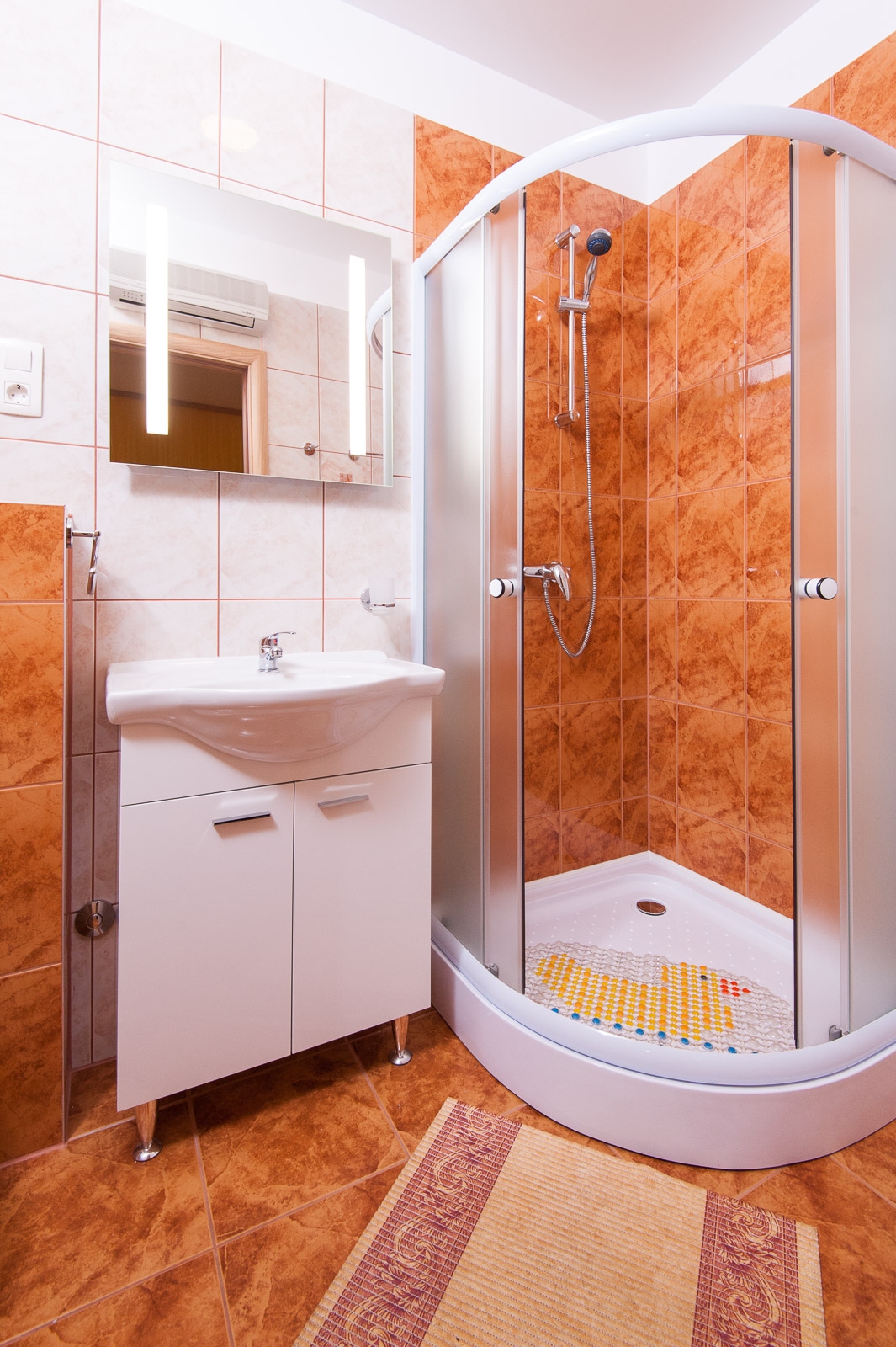 Three bedroom apartment with terrace and sea view Pisak, Omiš  A-a