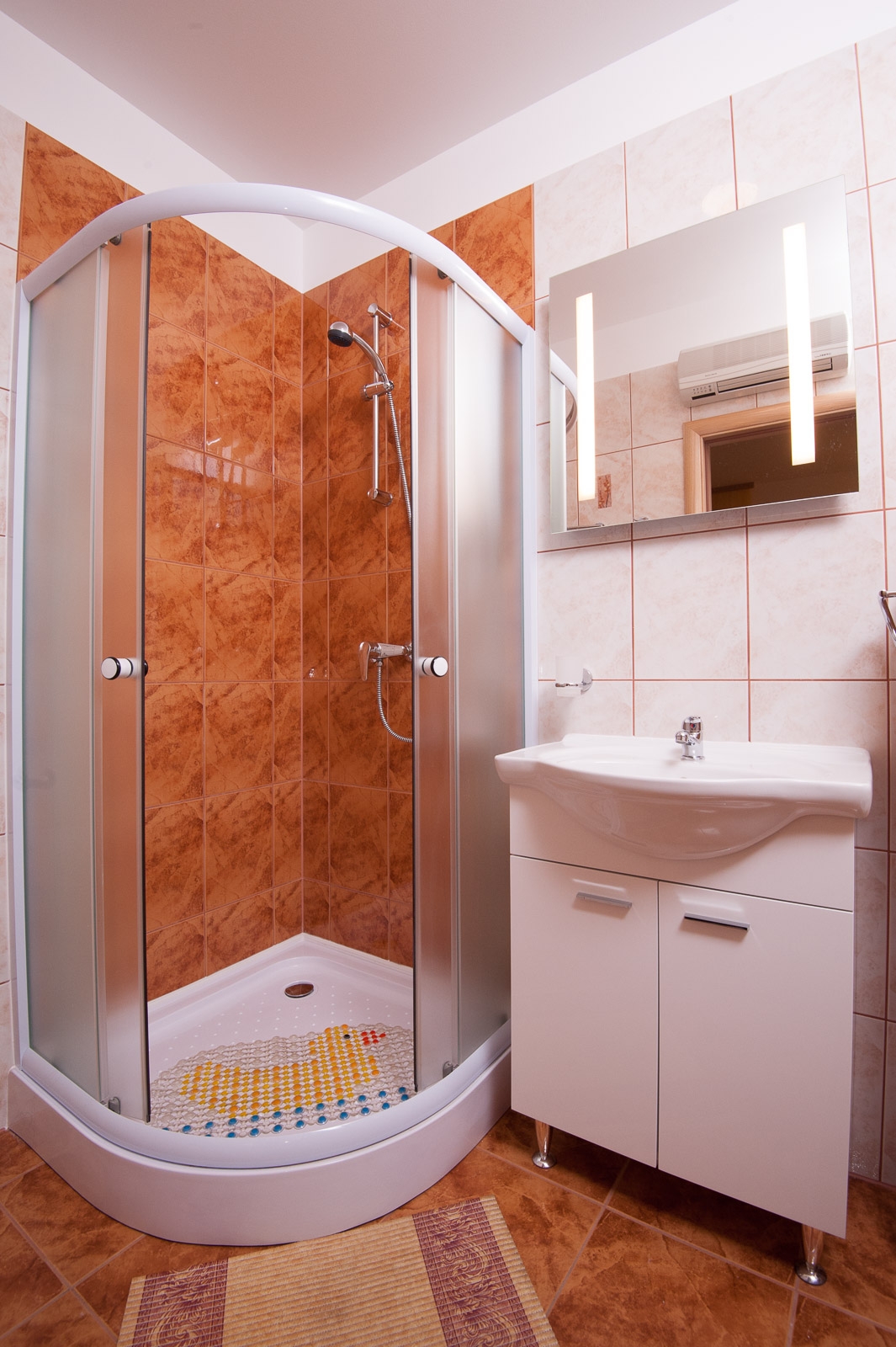 Three bedroom apartment with terrace and sea view Pisak, Omiš  A-a