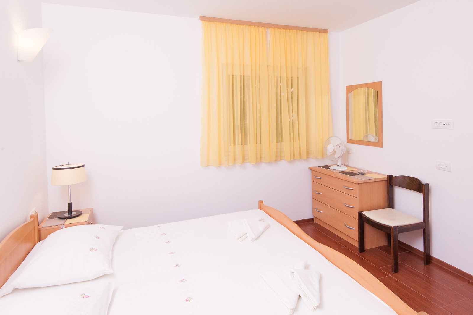 Three bedroom apartment with terrace and sea view Pisak, Omiš  A-a