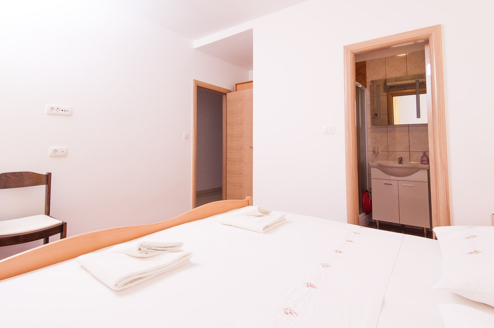 Three bedroom apartment with terrace and sea view Pisak, Omiš  A-a