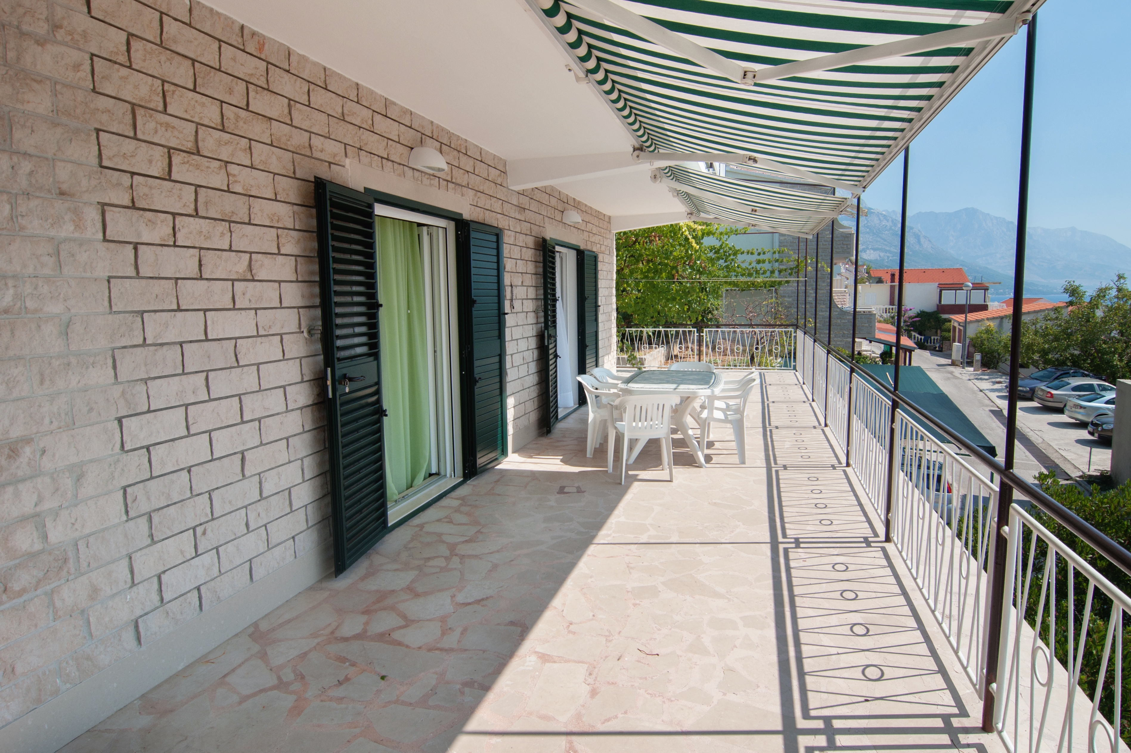 Three bedroom apartment with terrace and sea view Pisak, Omiš  A-a