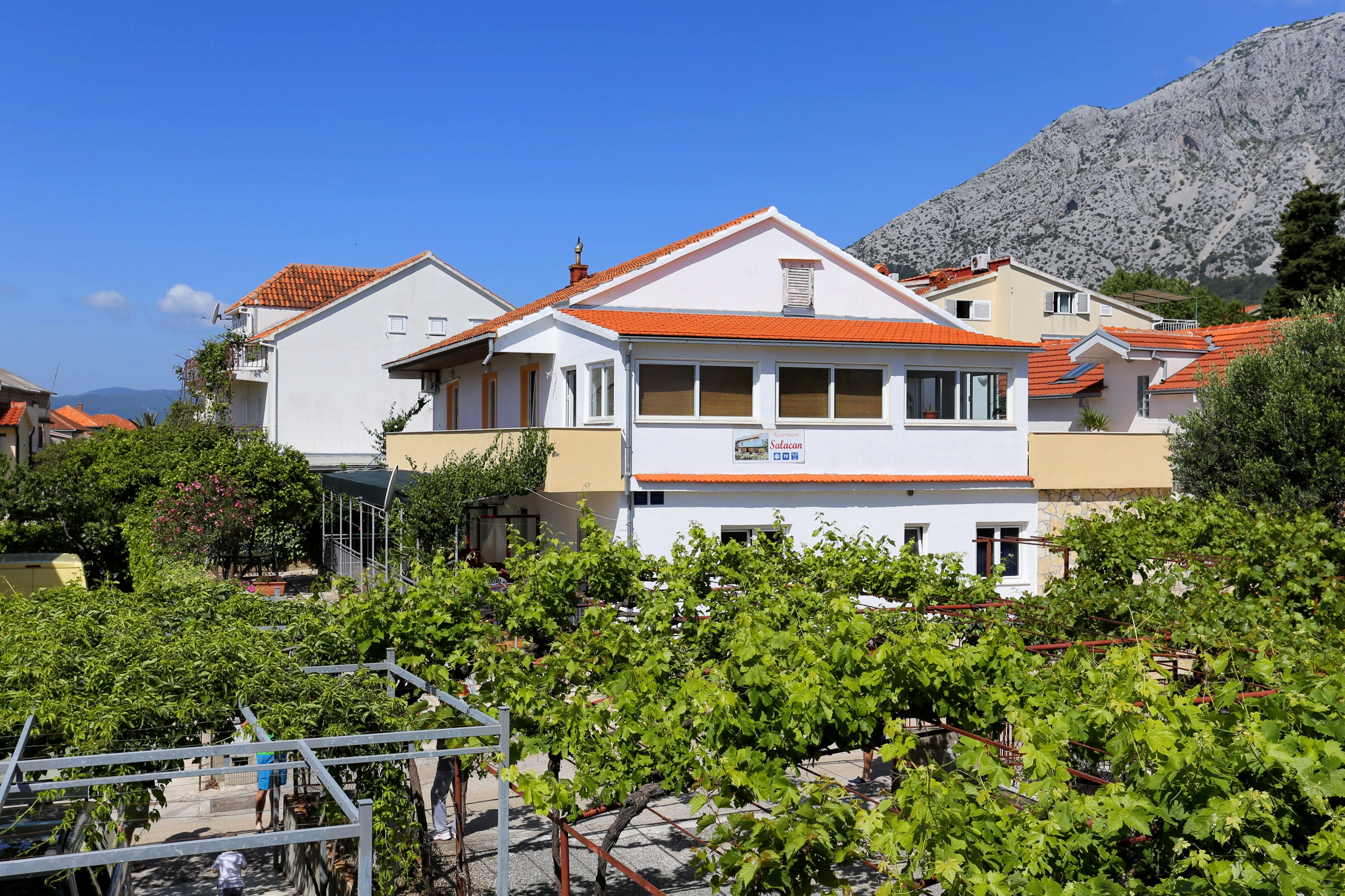 Four-bedroom apartment with terrace and sea view Orebić, Pelješac (A-10102-a)