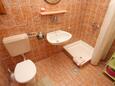 Ванная комната Trstenik, Ванная комната в размещении типа studio-apartment, WiFi.
