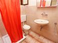 Ванная комната 2 Orebić, Ванная комната 2 в размещении типа apartment, Домашние животные допускаются и WiFi.