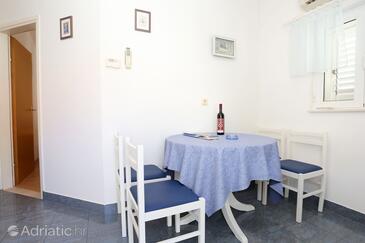 Dining room Trstenik, Dining room in the apartment, dostupna klima i WIFI.
