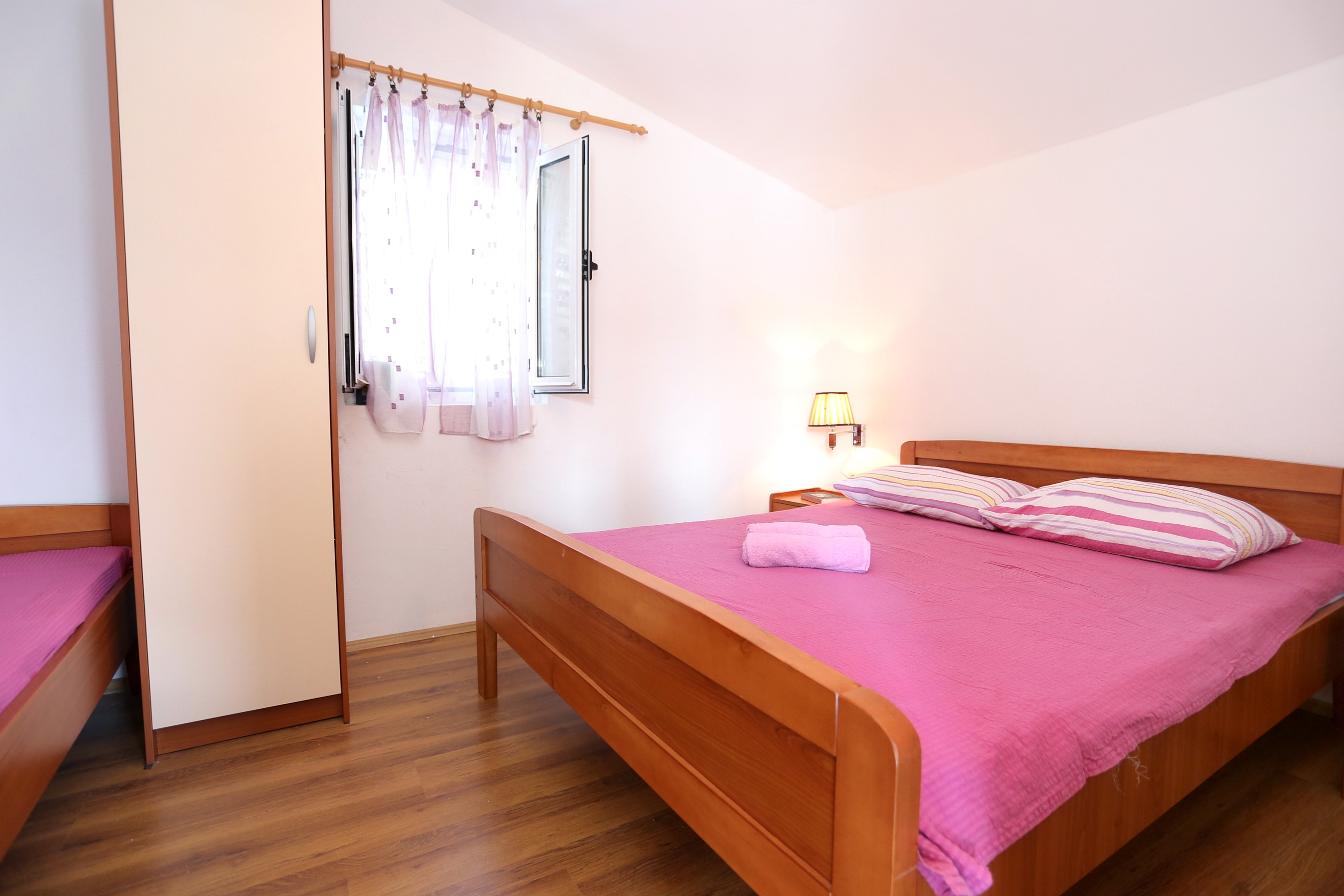 One bedroom apartment near beach Žuronja, Pelješac (A-10123-a)