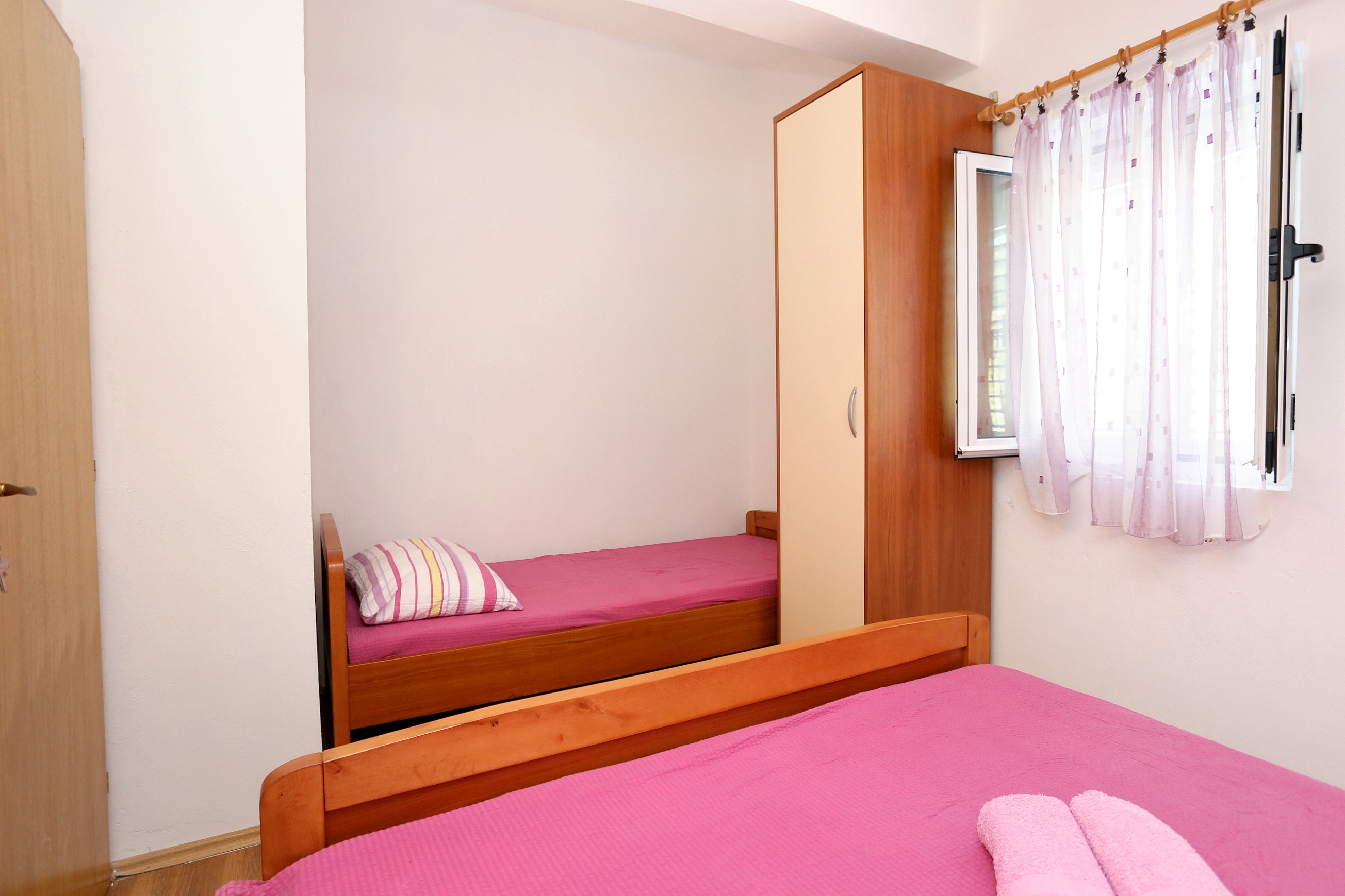 One bedroom apartment near beach Žuronja, Pelješac (A-10123-a)