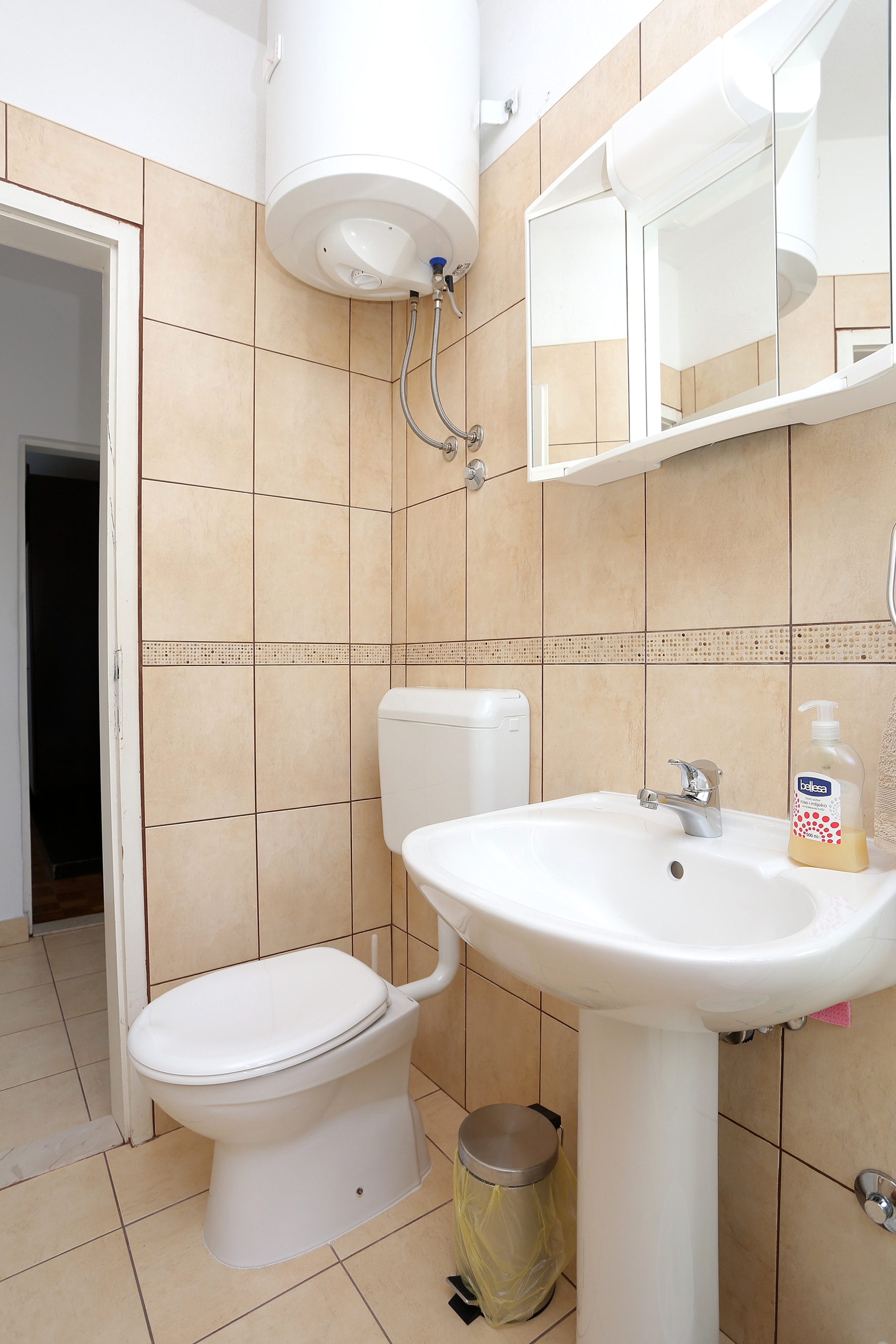 Two bedroom apartment near beach Drače, Pelješac  A-b