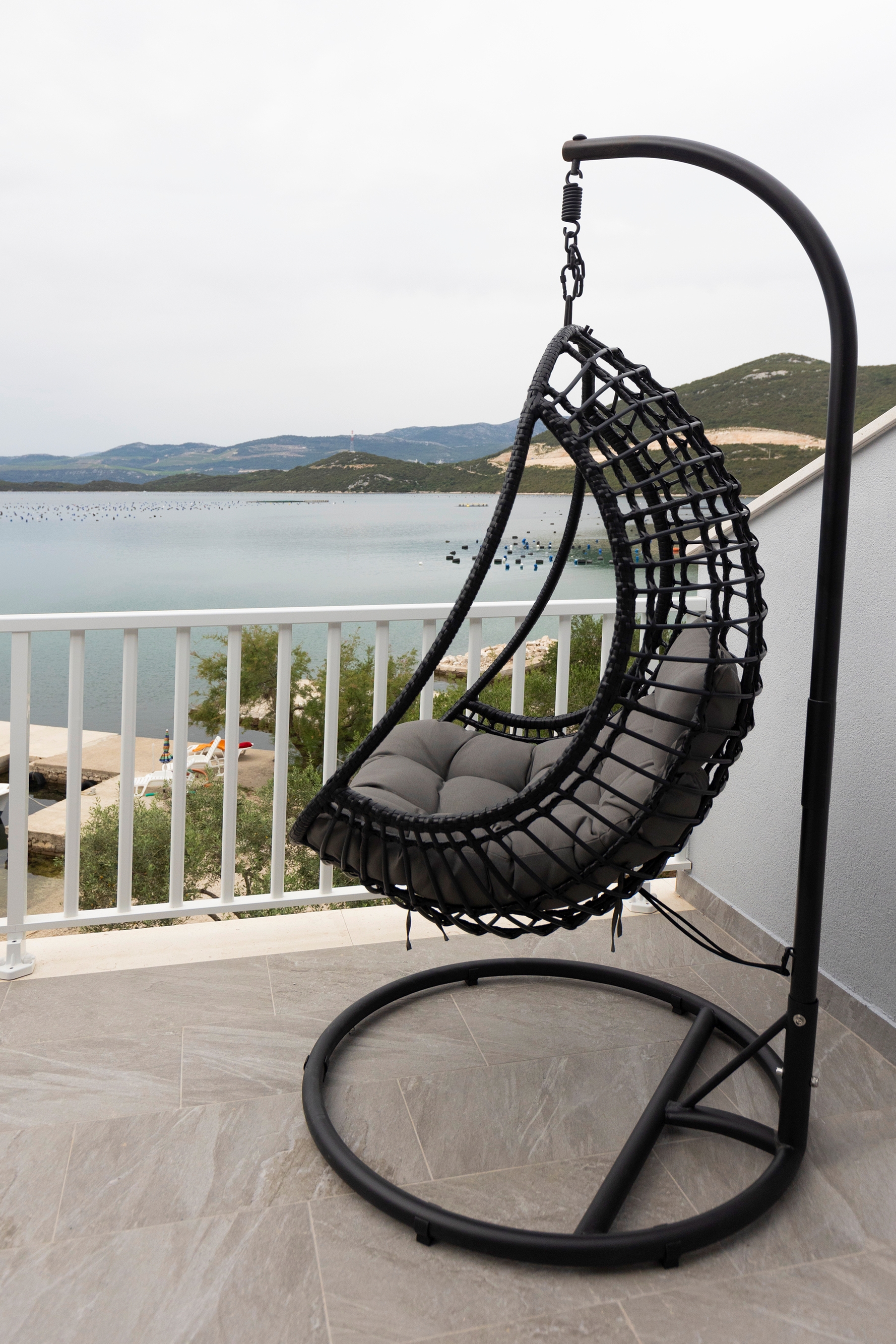 One bedroom apartment near beach Žuronja, Pelješac  A-a
