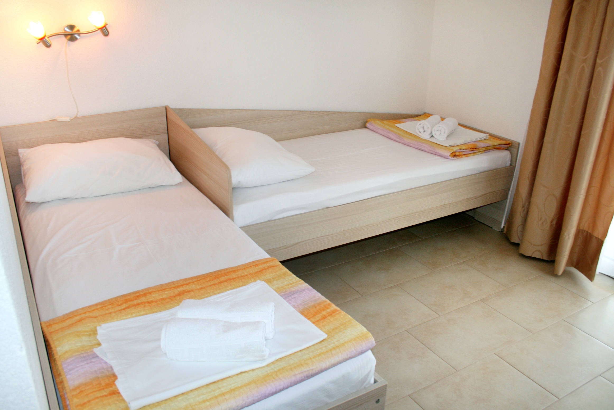 One bedroom apartment near beach Pisak, Omiš (A-1014-c) One bedroom apartment near beach Pisak, Omiš (A-1014-c)