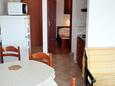 Pisak, Comedor in the apartment, air condition available, (pet friendly) y WiFi.