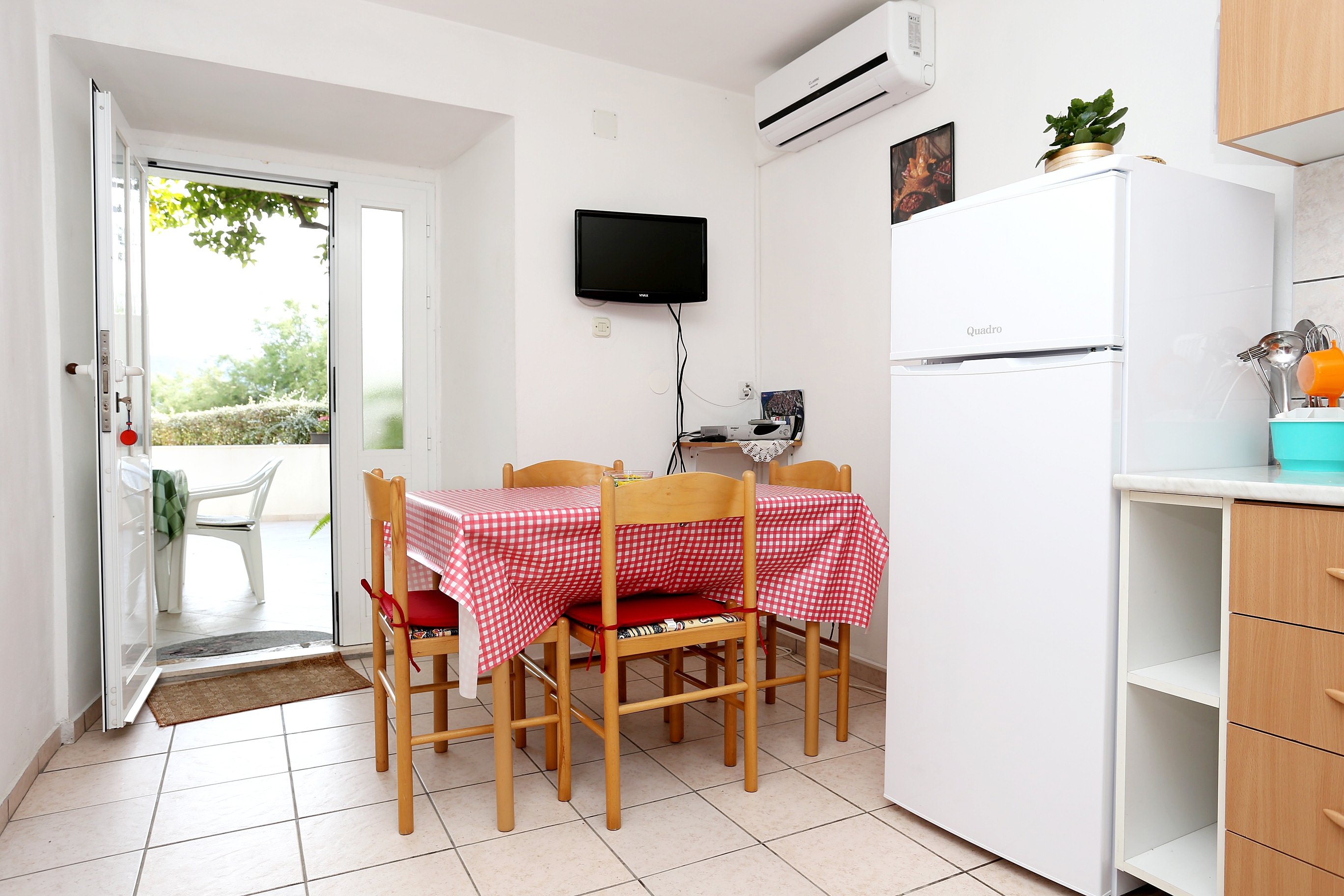 Two bedroom apartment near beach Viganj, Pelješac  A-a