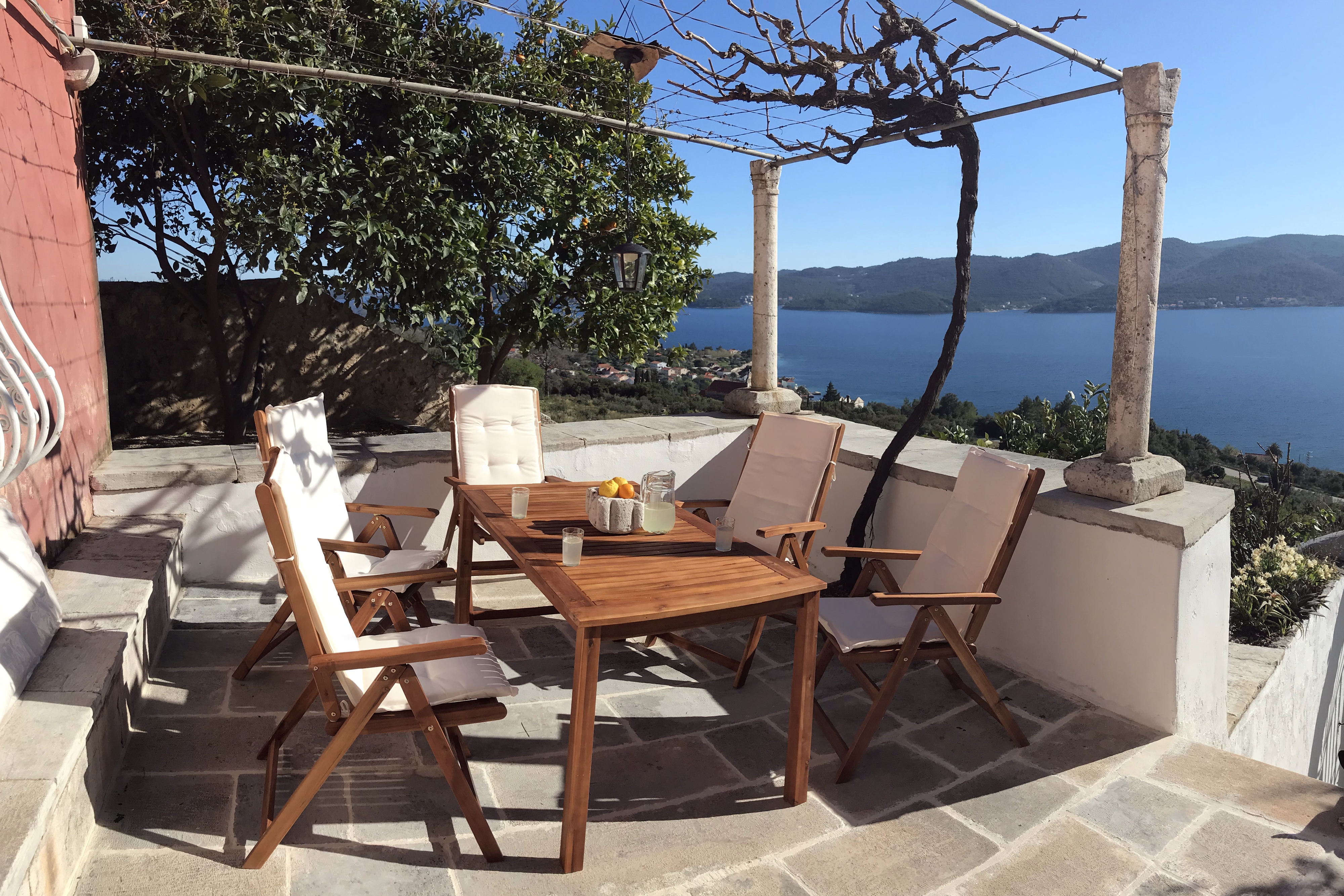 Three bedroom house with terrace and sea view Viganj - Podac, Pelješac  K