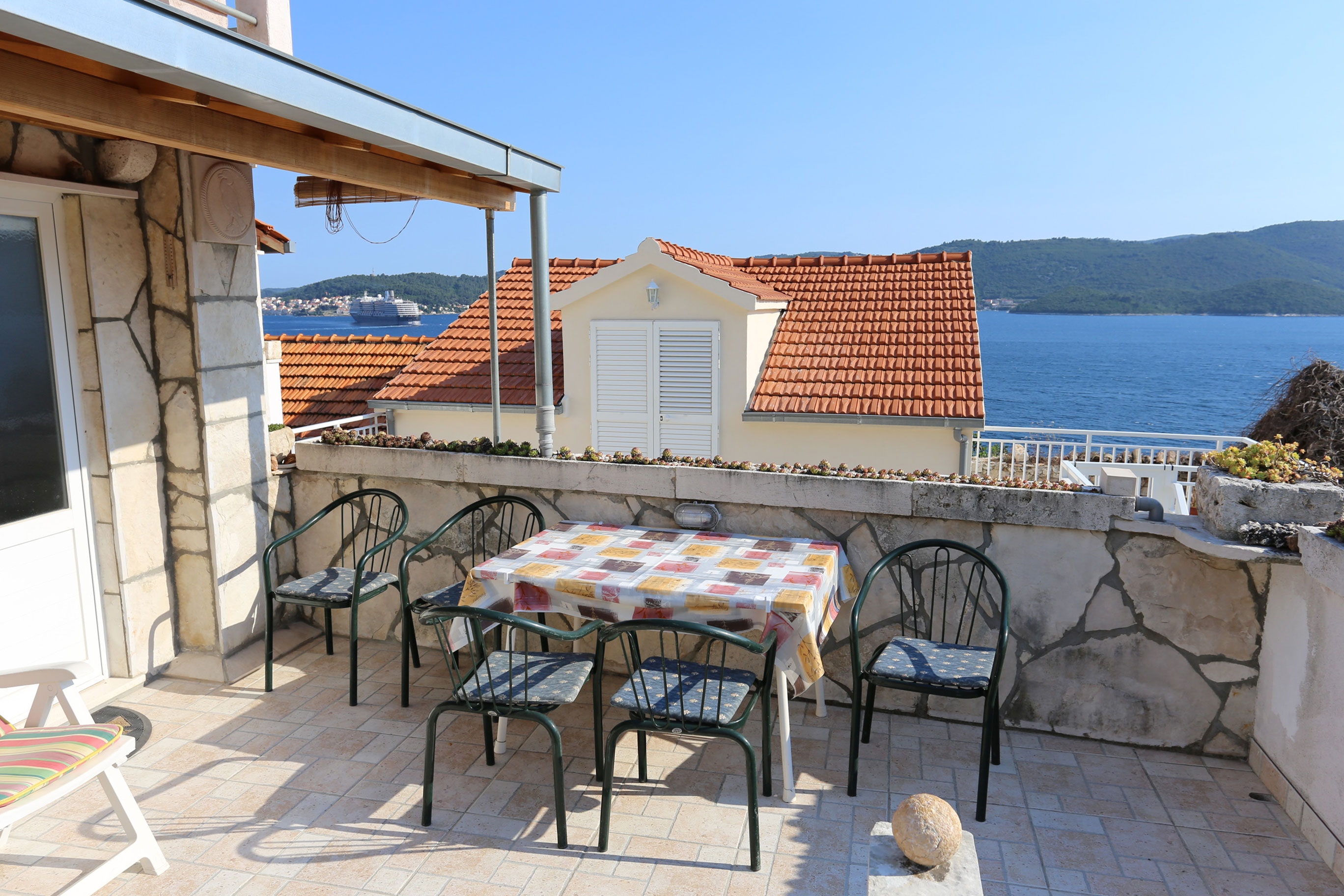Two bedroom apartment with terrace and sea view Kučište - Perna, Pelješac  A-a