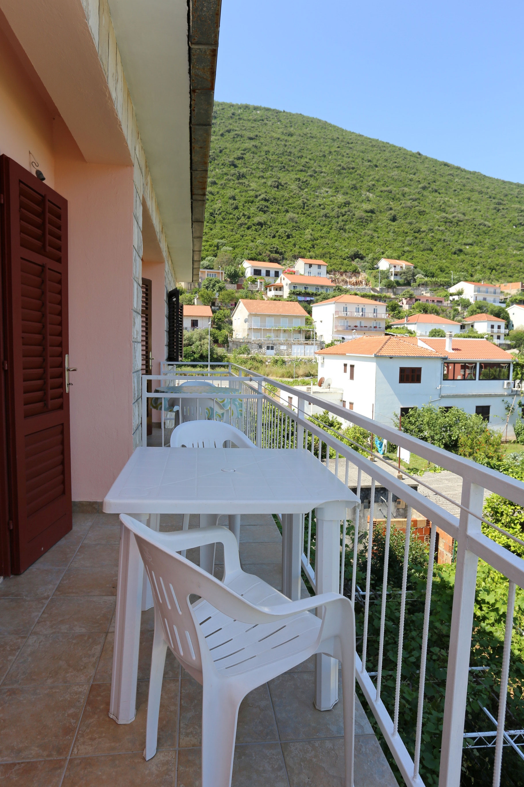 Three bedroom apartment with balcony Trpanj, Pelješac  A-a