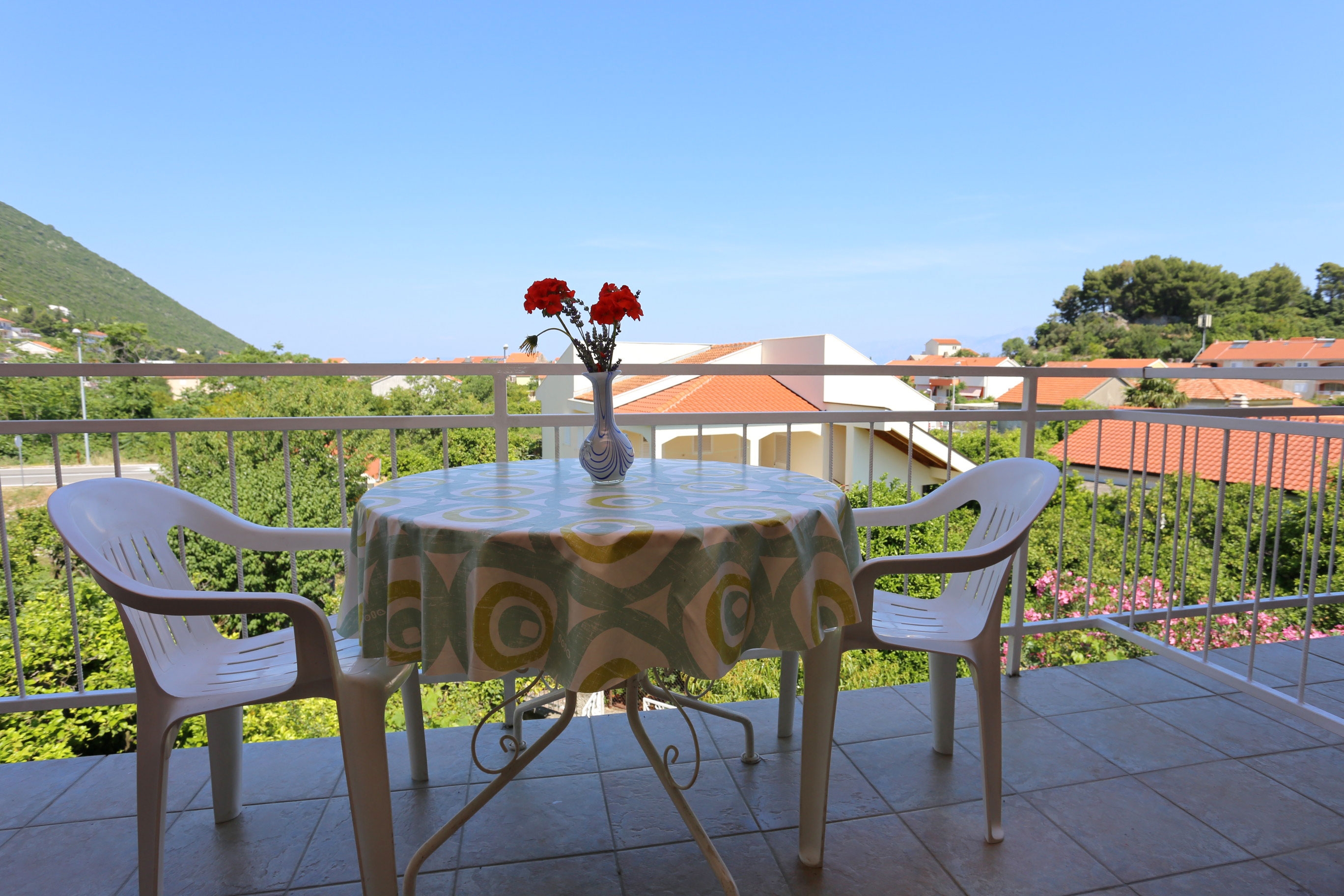Three bedroom apartment with balcony Trpanj, Pelješac  A-a