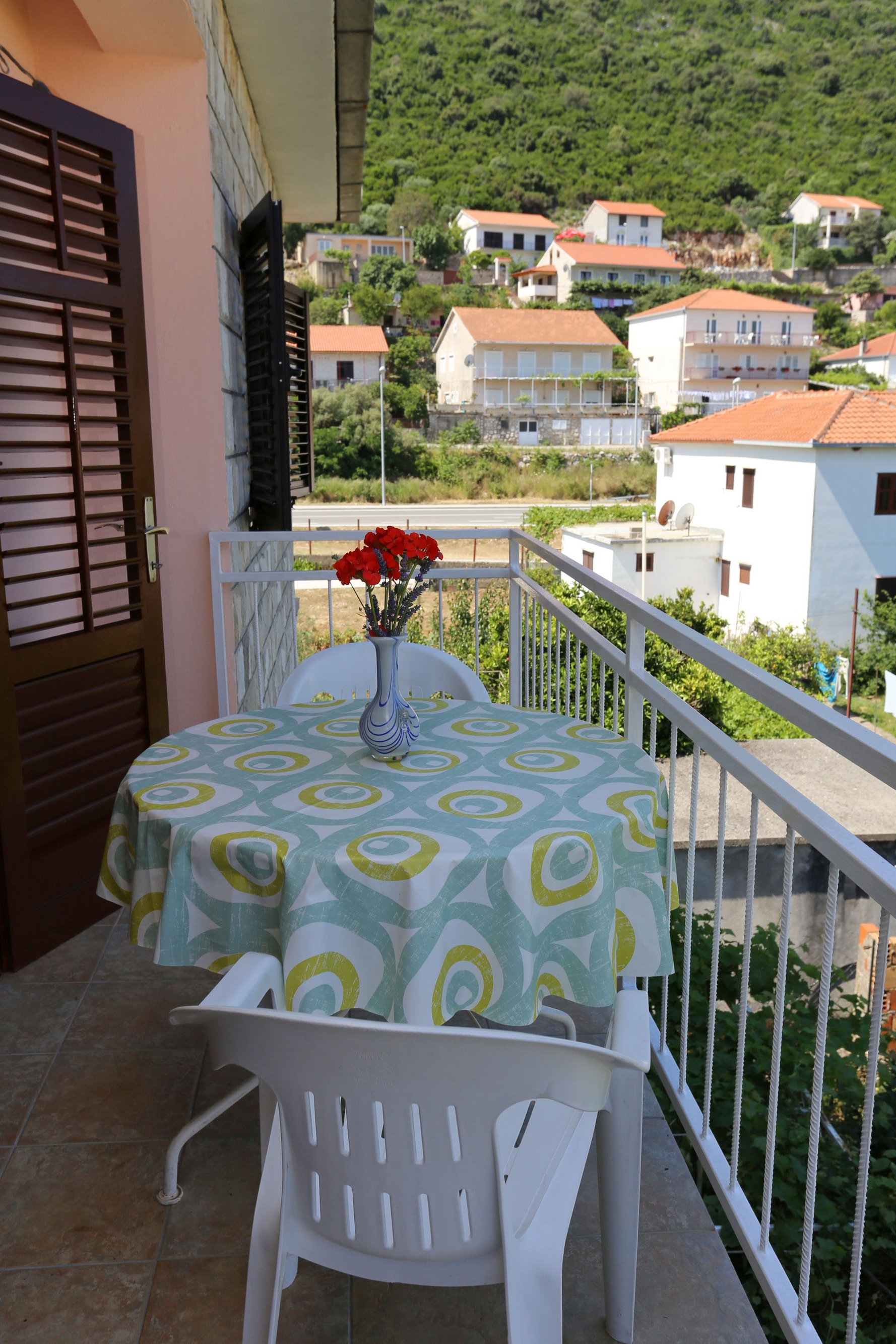 Three bedroom apartment with balcony Trpanj, Pelješac  A-a