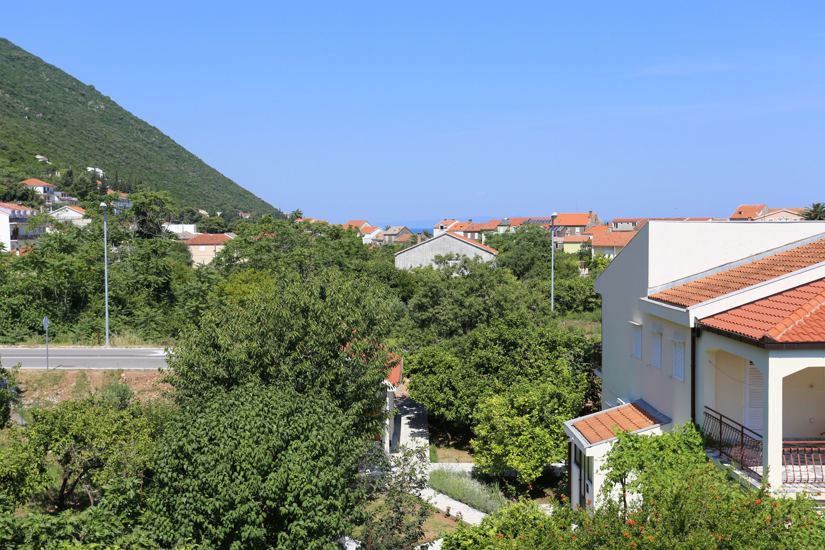 Three bedroom apartment with balcony Trpanj, Pelješac  A-a