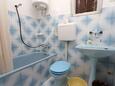 Trpanj, Baño 2 in the apartment, (pet friendly) y WiFi.