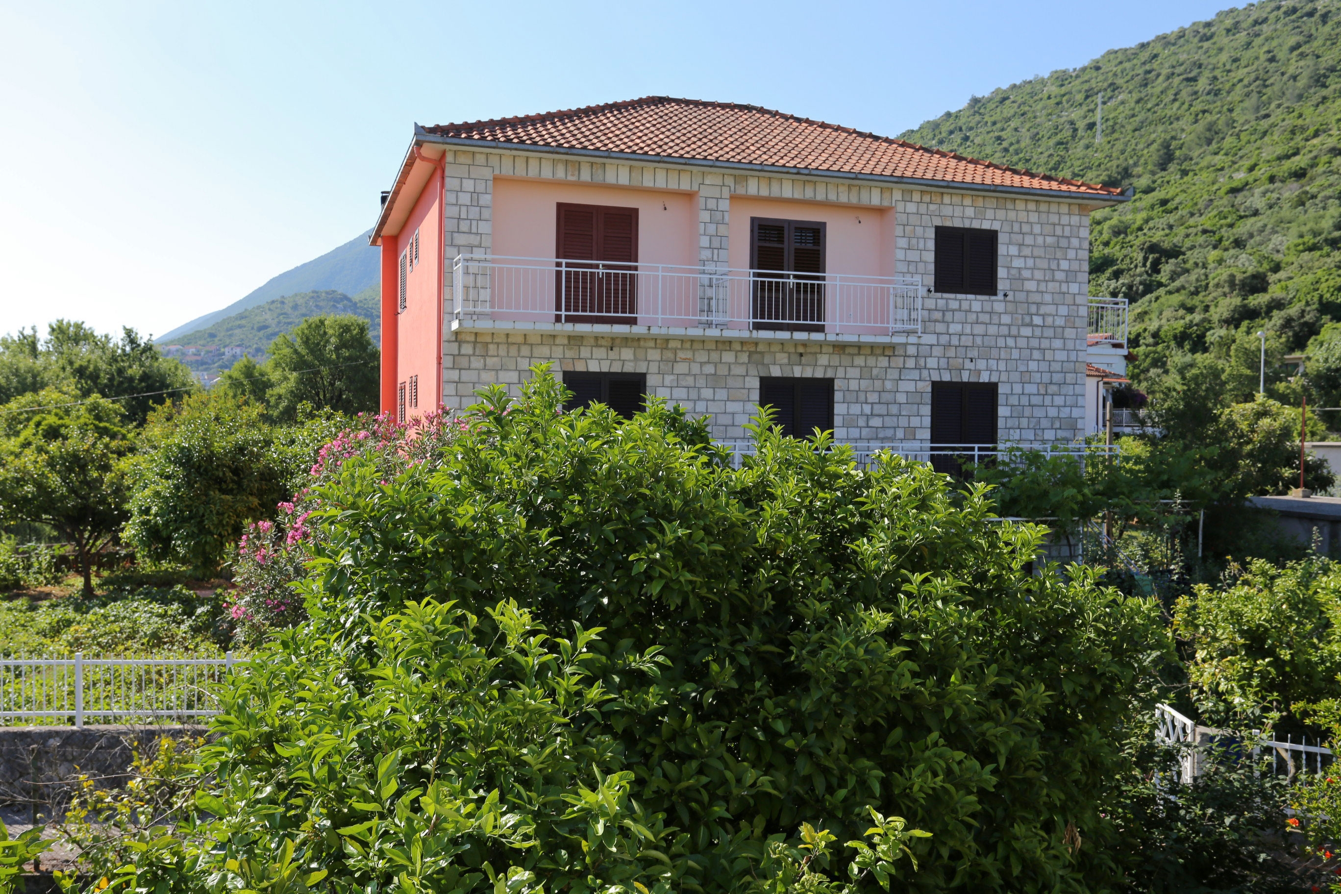 Two bedroom apartment with balcony Trpanj, Pelješac  A-c