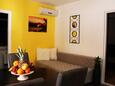 Orebić, Comedor in the apartment, air condition available y WiFi.