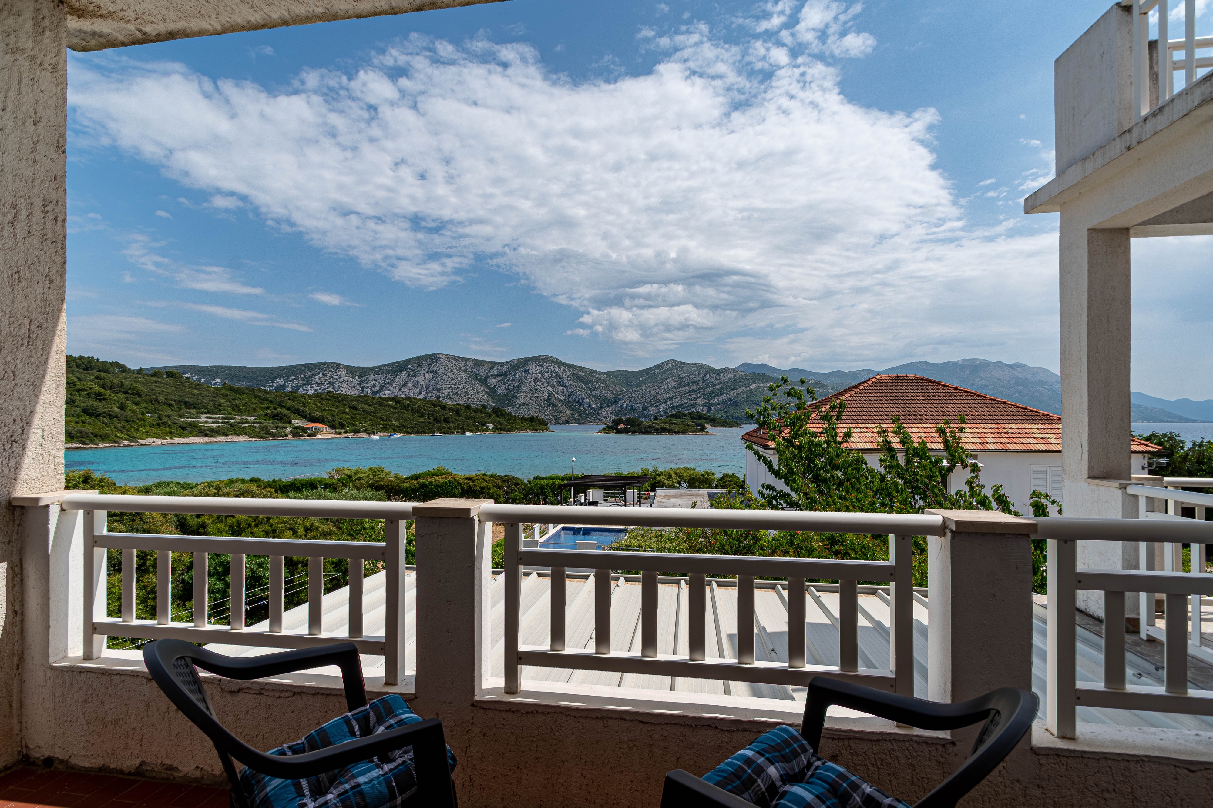 Three bedroom apartment near beach Kneža, Korčula  A-c