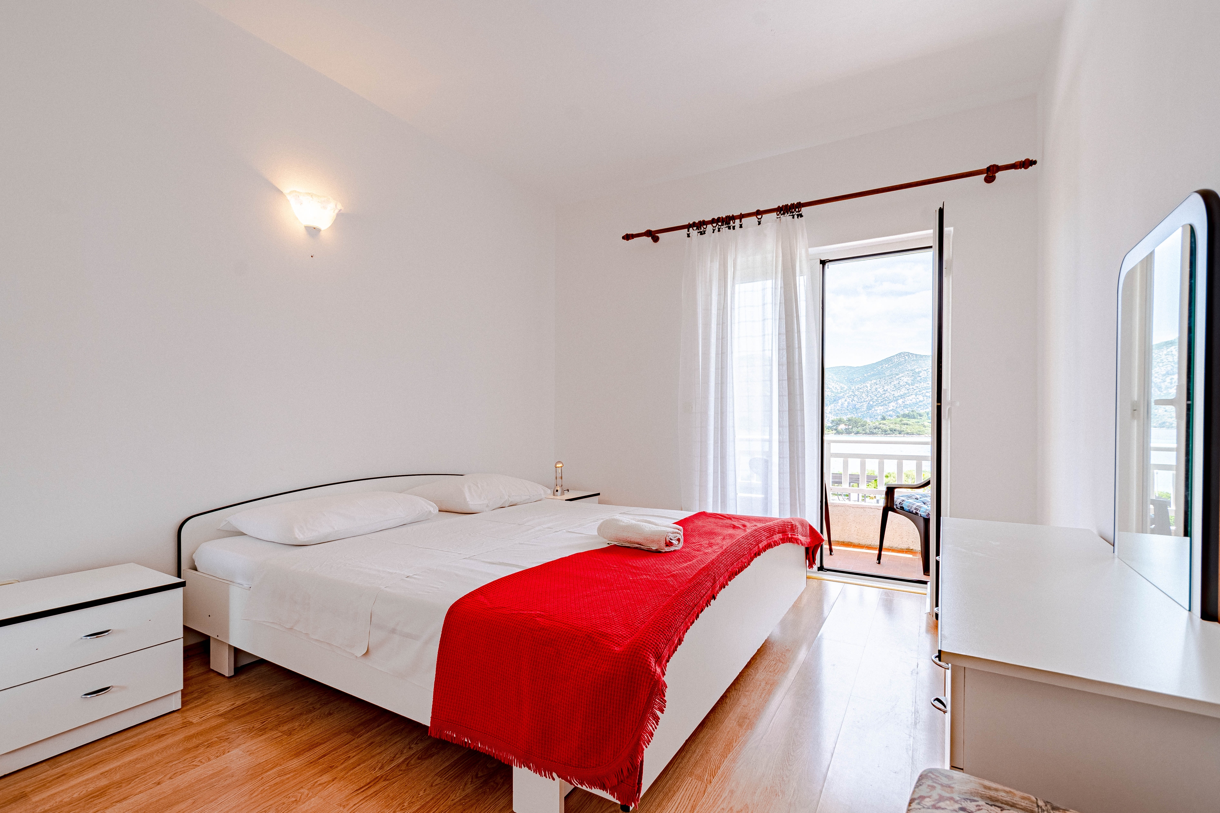 Three bedroom apartment near beach Kneža, Korčula  A-c