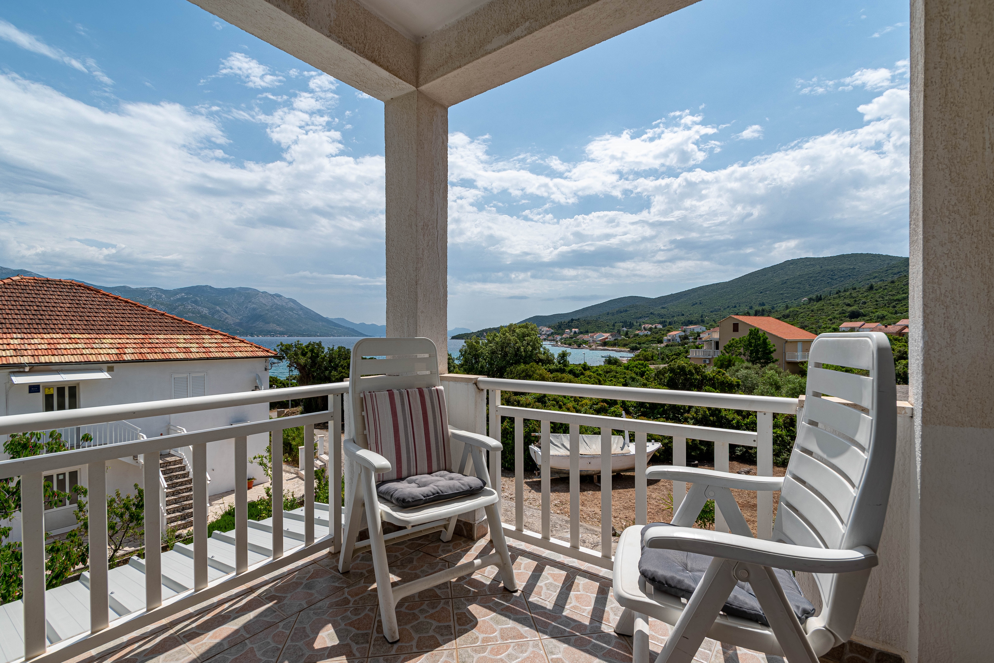 Three bedroom apartment near beach Kneža, Korčula  A-c