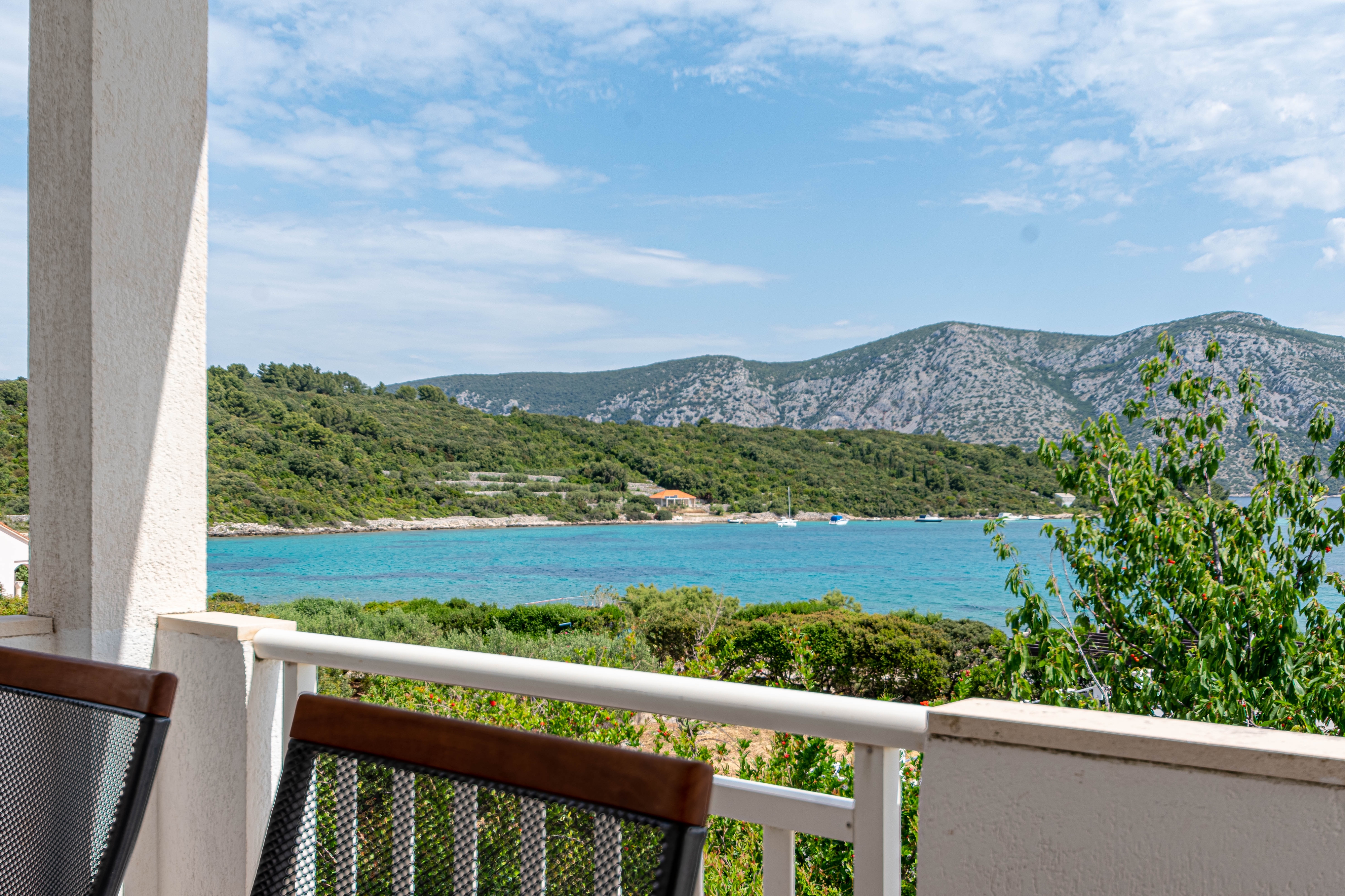 Three bedroom apartment near beach Kneža, Korčula  A-c