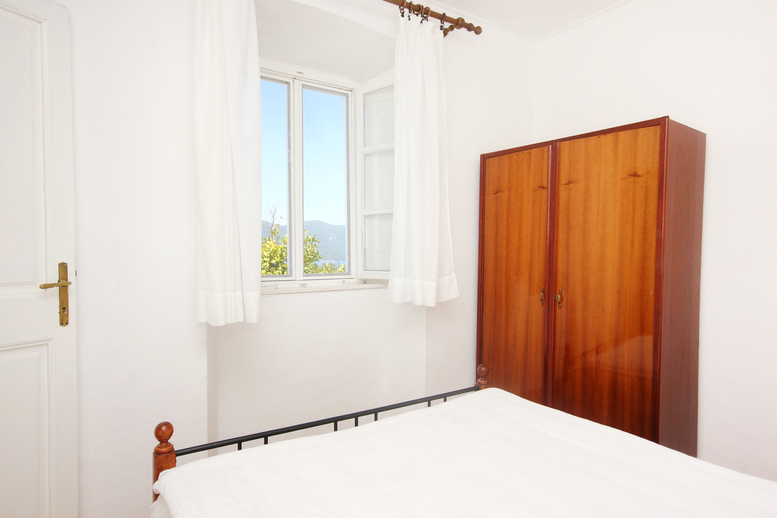 Four bedroom house with terrace and sea view Viganj, Pelješac  K