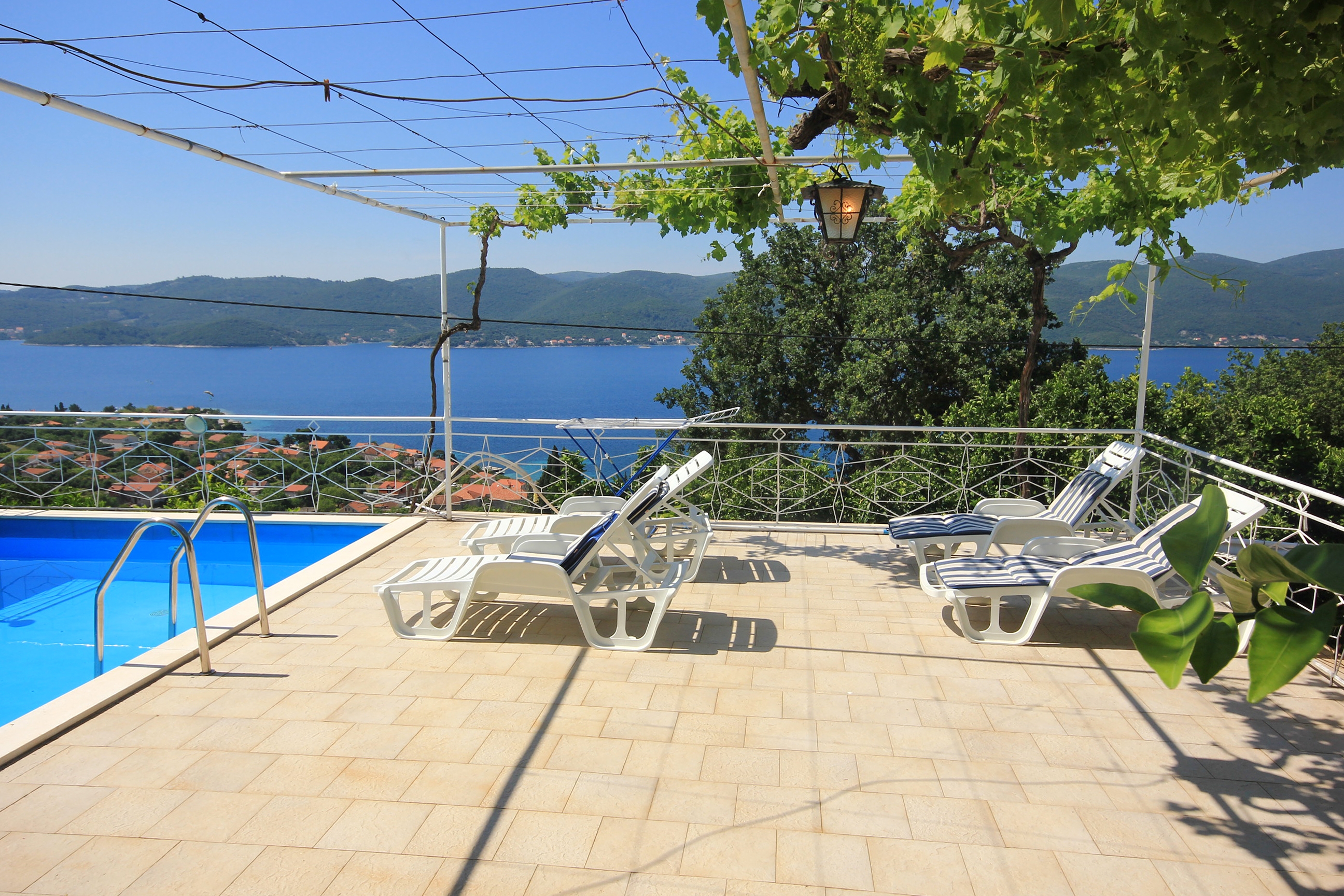 Four bedroom house with terrace and sea view Viganj, Pelješac  K