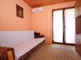 Obývací pokoj Orebić, Obývací pokoj v ubytování typu studio-apartment, s klimatizací a WiFi.
