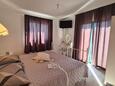 Bedroom 2 Mokalo, Bedroom 2 in the apartment, (pet friendly) and WiFi.