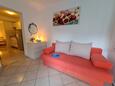 Dining room Mokalo, Dining room in the studio-apartment, (pet friendly) and WiFi.