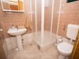 Ванная комната Mokalo, Ванная комната в размещении типа studio-apartment, Домашние животные допускаются и WiFi.