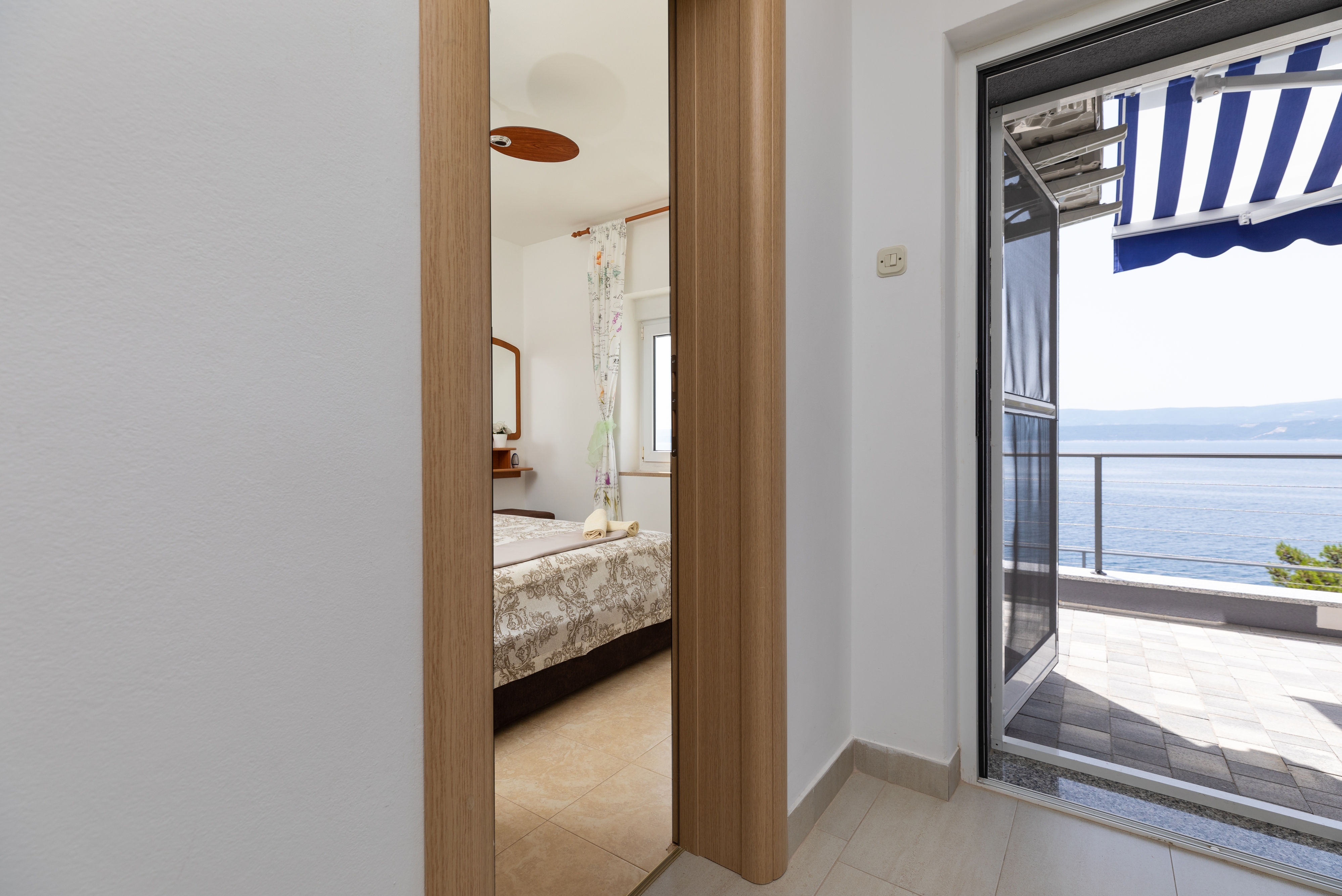 Two bedroom apartment near beach Zavode, Omiš  A-a