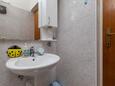 Zavode, Koupelna 2 v ubytování typu apartment, WiFi.