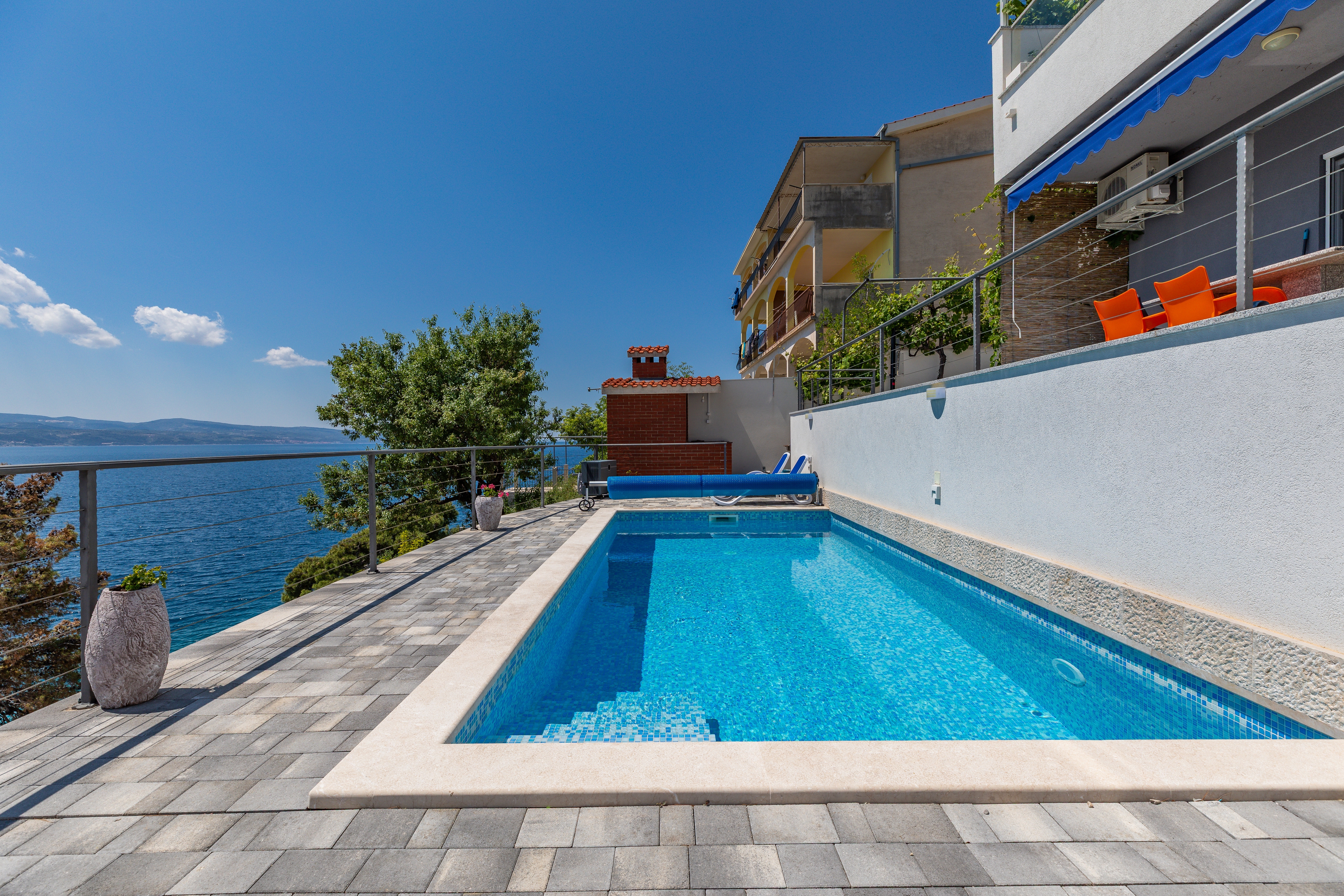 Two bedroom apartment near beach Zavode, Omiš (A-1021-b) Two bedroom apartment near beach Zavode, Omiš (A-1021-b)