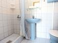 Ванная комната Kabli, Ванная комната в размещении типа studio-apartment, Домашние животные допускаются и WiFi.