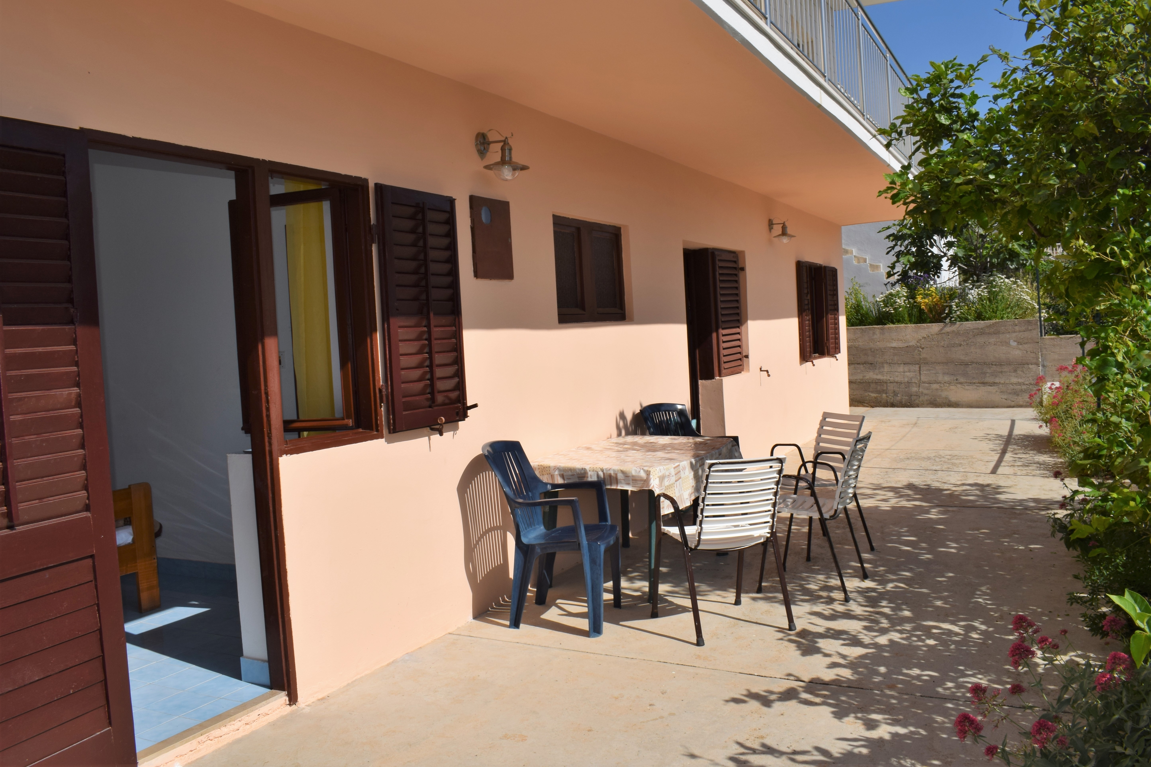 Two bedroom apartment near beach Kabli, Pelješac  A-a