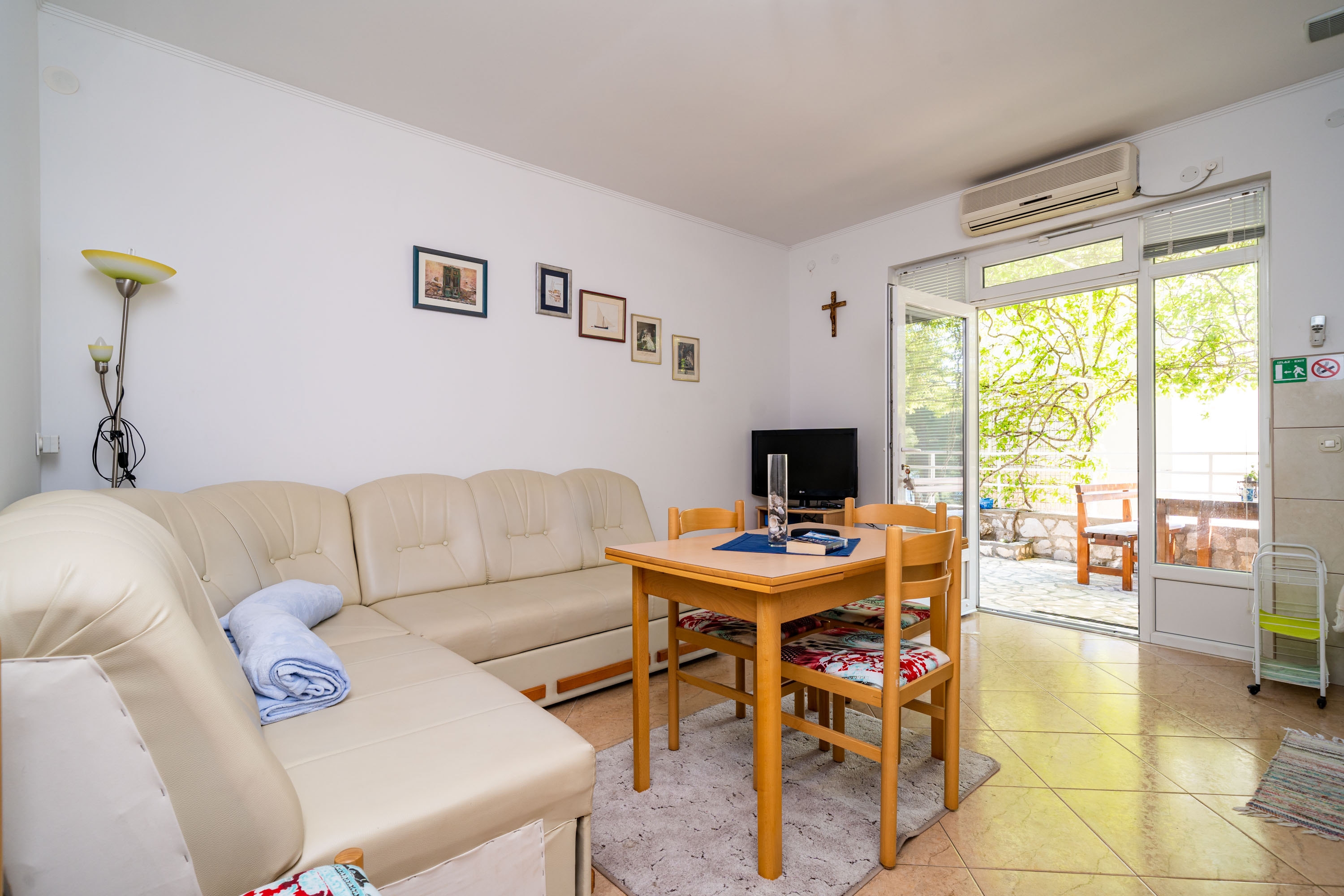 One bedroom apartment with air-conditioning Žuljana, Pelješac (A-10233-a)